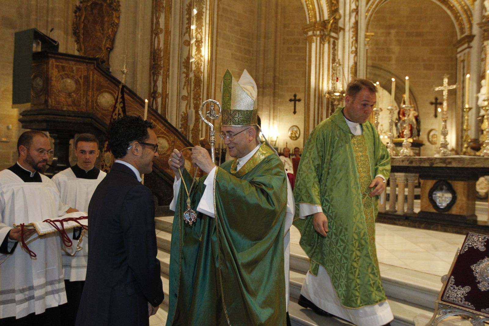 Fotogalería toma posesión nuevo Presidente Agrupación Cofradías Almería-Isaac Vilches