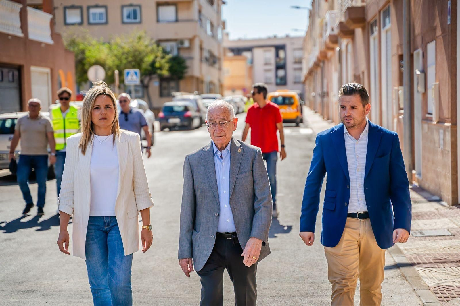 El alcalde, Gabriel Amat, con los concejales de Presidencia y Urbanismo.