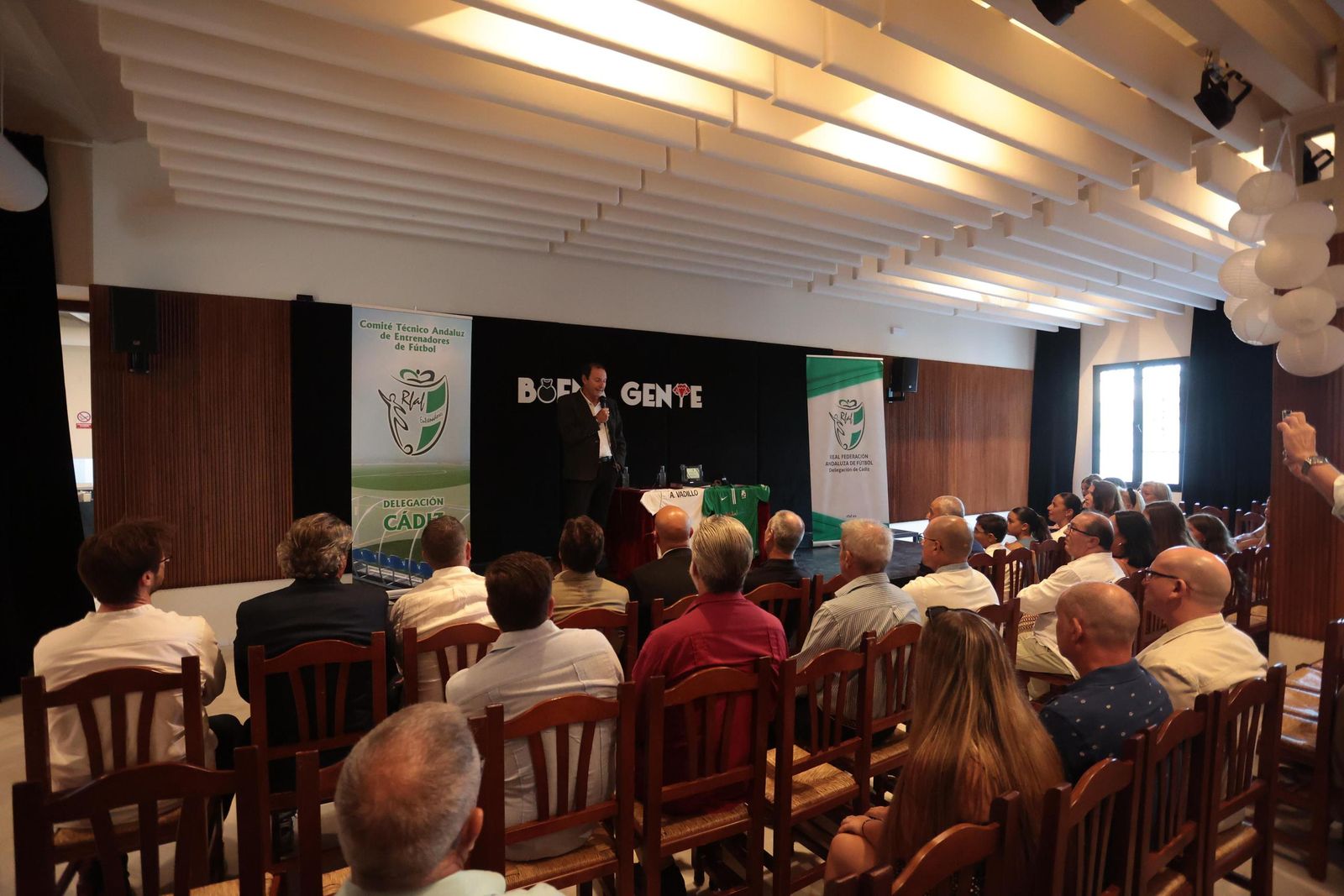 Los mejores momentos del homenaje a Antonio Vadillo