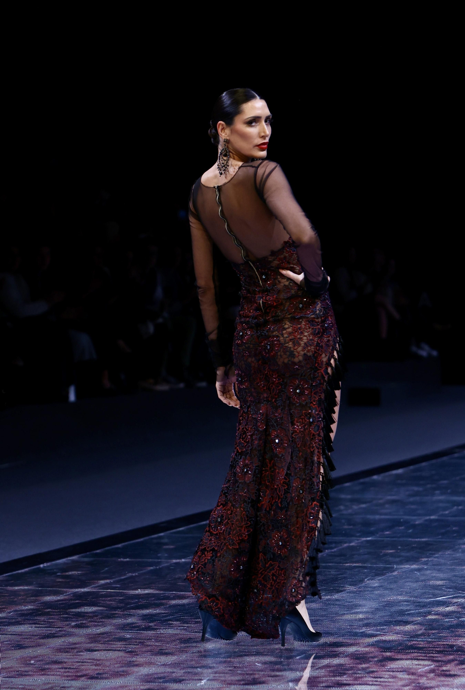 Desfile de Inma Castrejón en SIMOF 2024, todas las fotos