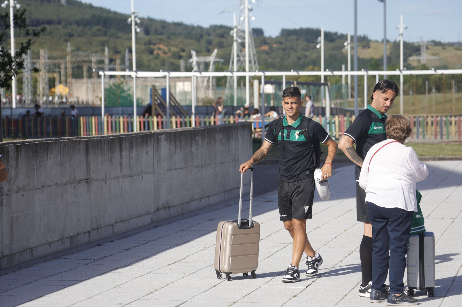La llegada del Córdoba CF a Ponferrada, en imágenes