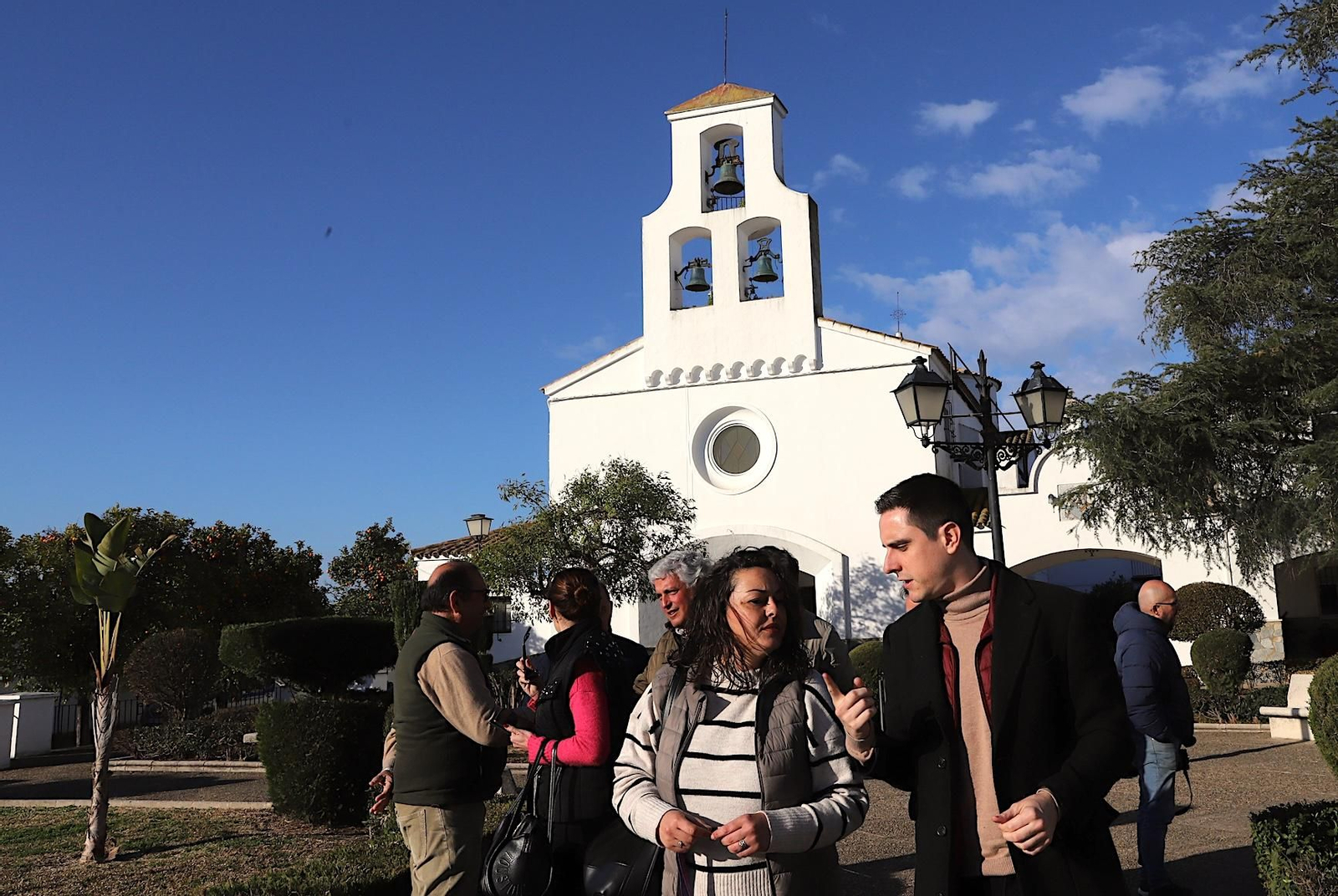 La delegada de Alcaldía de Majarromaque, Paqui Guzmán, y el teniente de alcaldesa del Ayuntamiento de Jerez, Jaime Espinar.