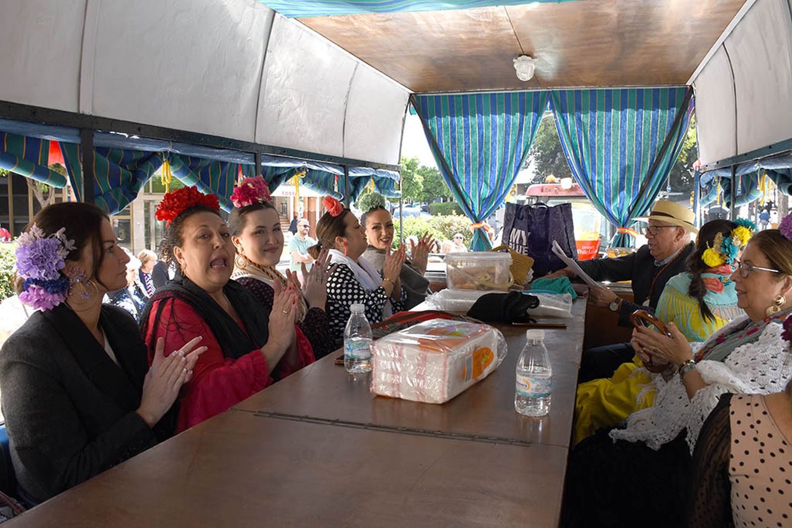 Las mejores imágenes de los peregrinos en la salida de Emigrantes