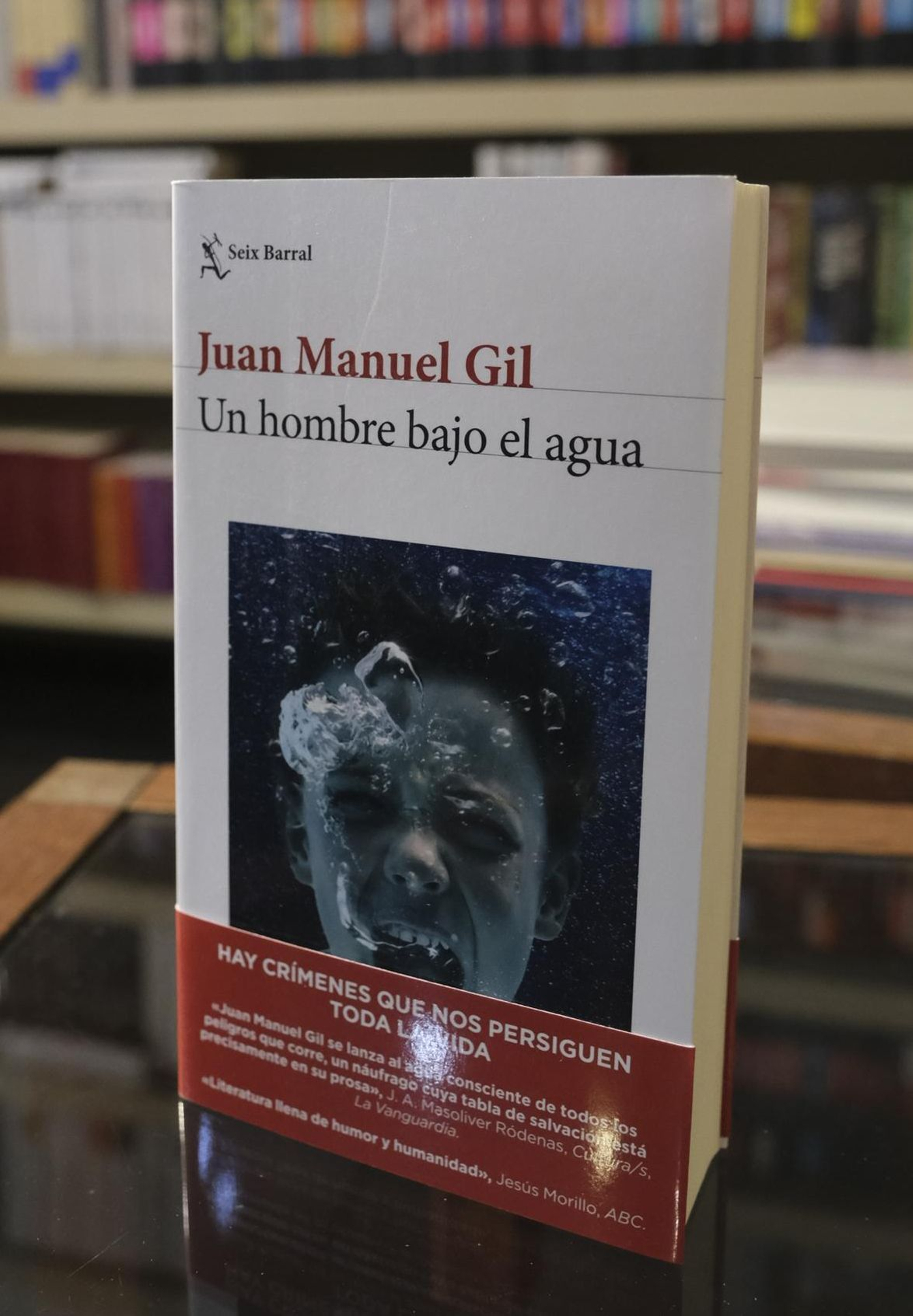 "Un hombre bajo el agua", de Juan Manuel Gil