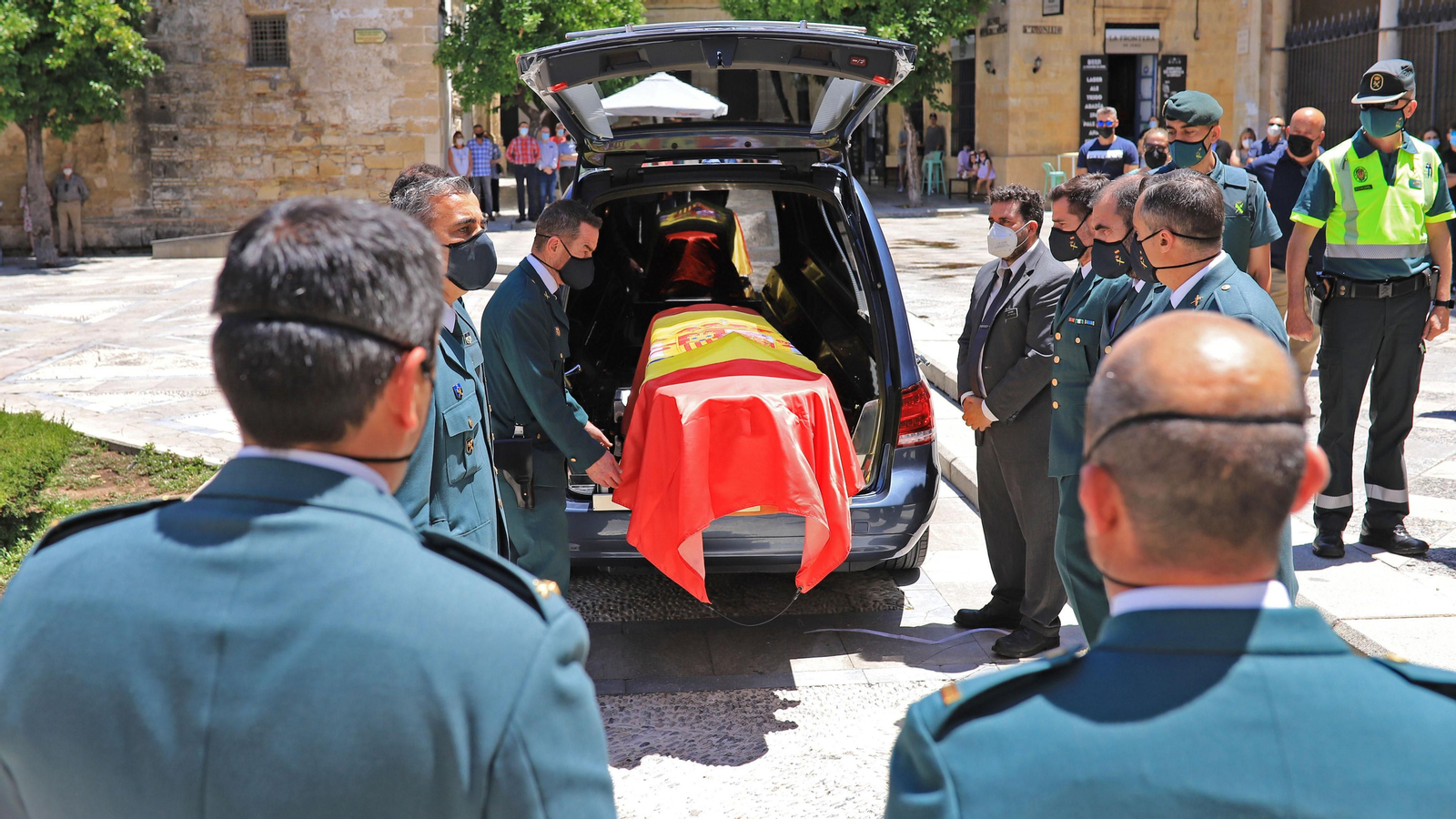 Capilla ardiente en Jerez del guardia civil Agustín Cárdenas