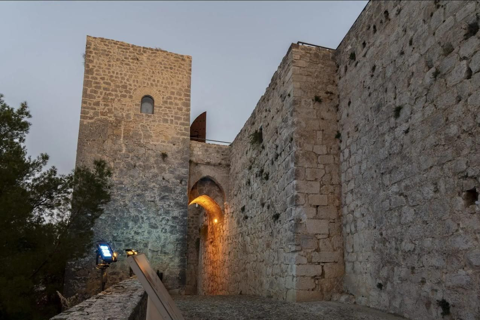 Vive la experiencia de pasar una noche de terror en el Castillo de Jaén.