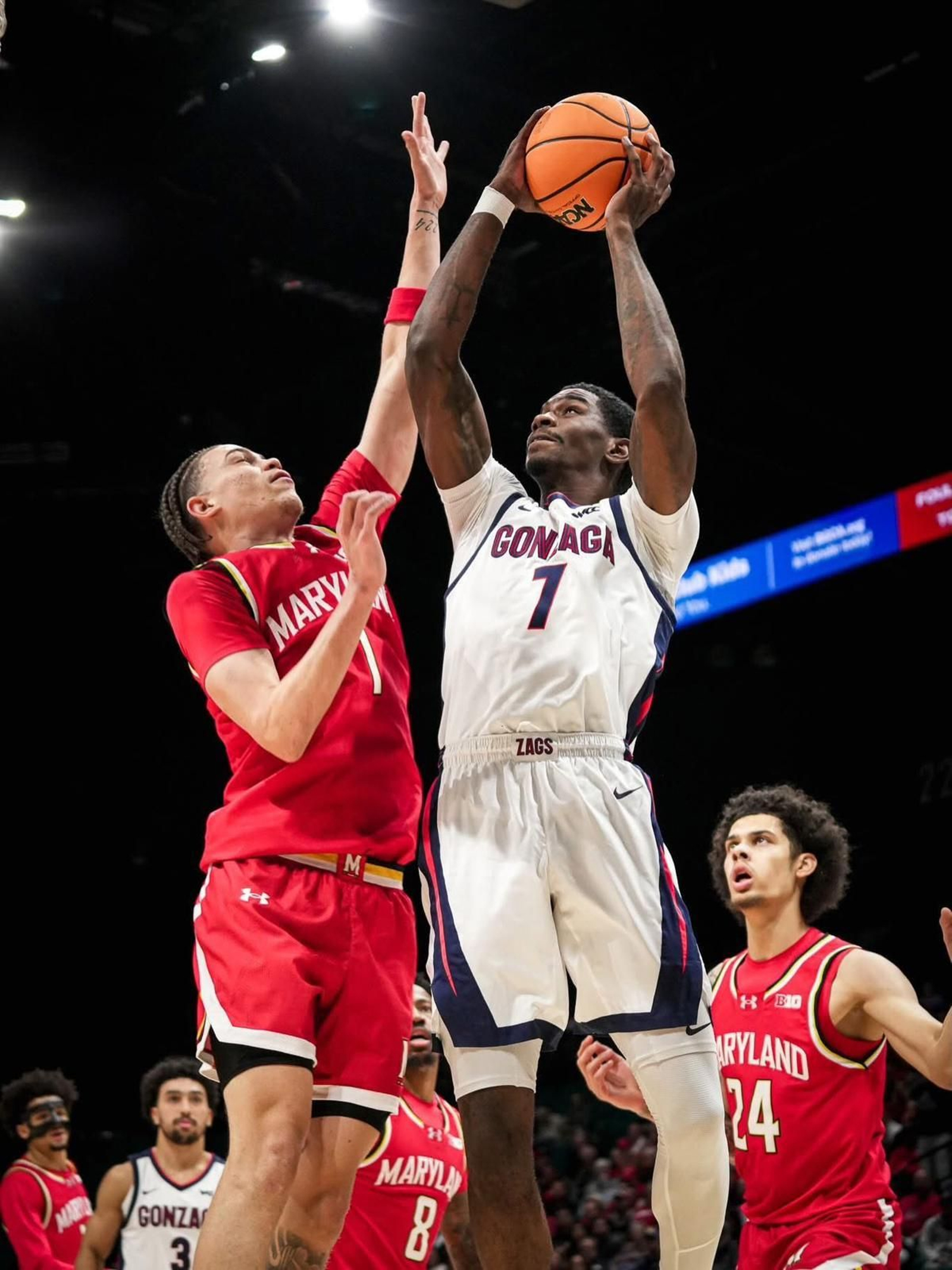 NCAA: Mario Saint-Supéry se impone a Guillermo del Pino