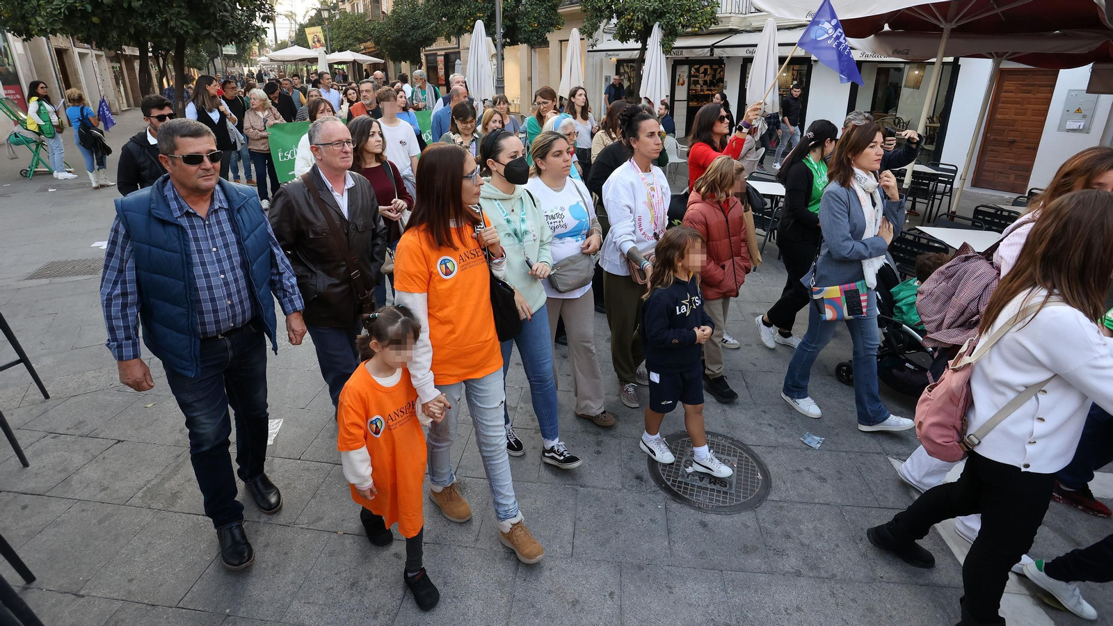 Manifestación de la Flampa de Jerez contra las faltas de recursos por necesidades especiales