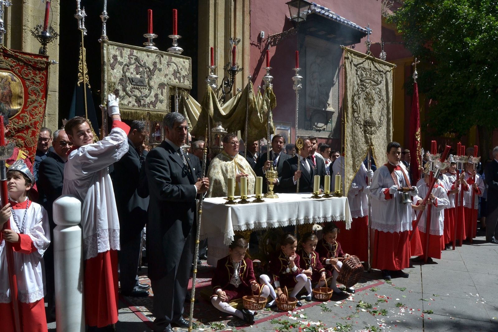 San Gil, San Lorenzo o el Juncal celebrarán sus procesiones eucarísticas el domingo por la mañana
