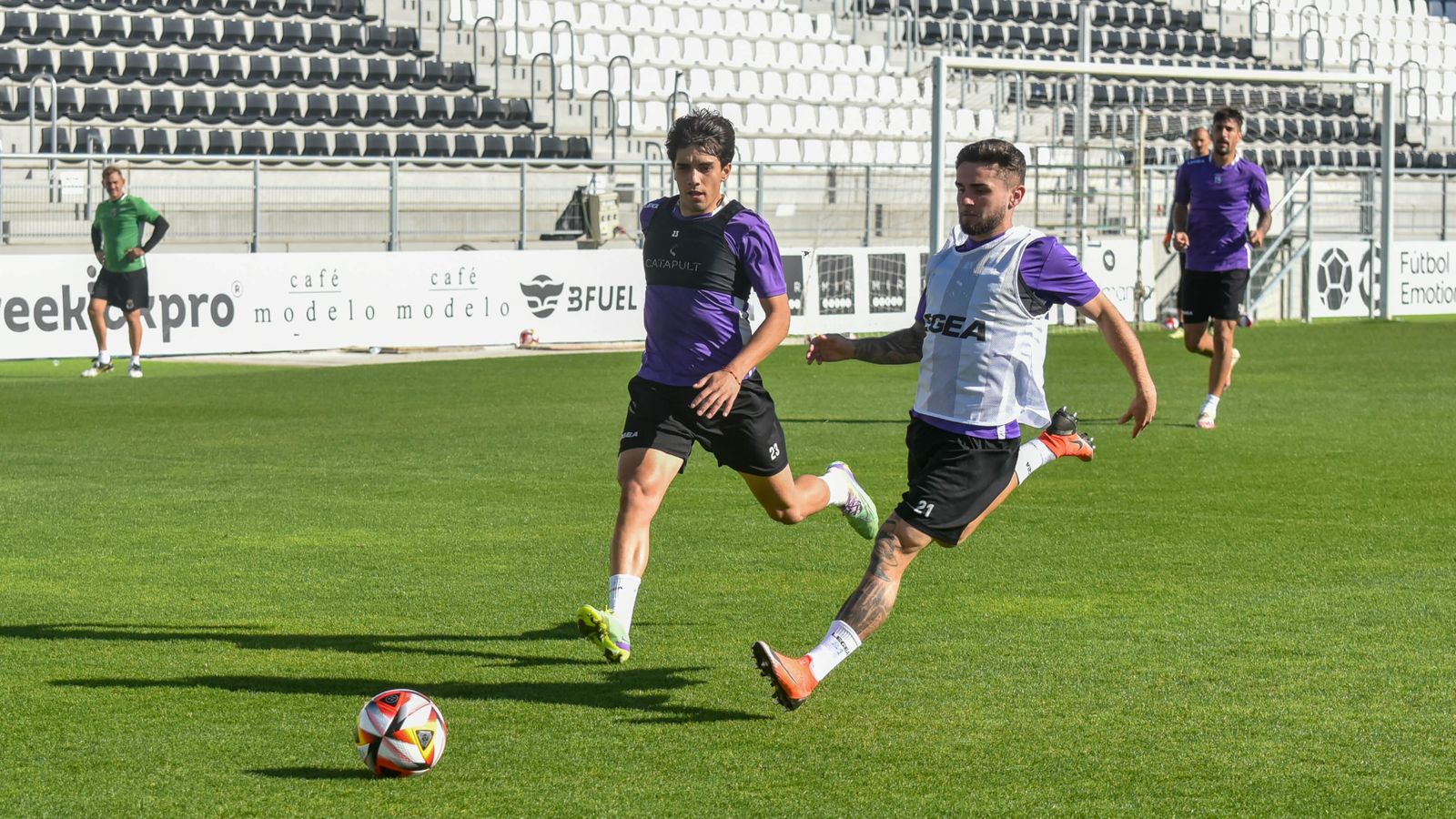 Las fotos del entrenamiento de la Balona previo a la visita del líder Yeclano