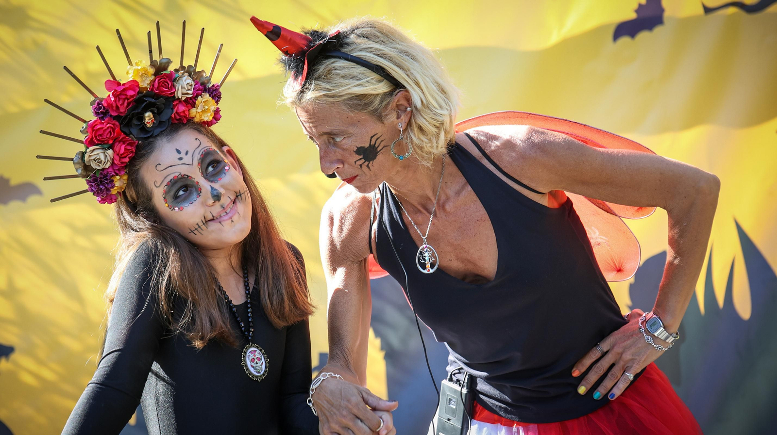 Miles de asistentes a la fiesta de Halloween en el Zoo de Jerez