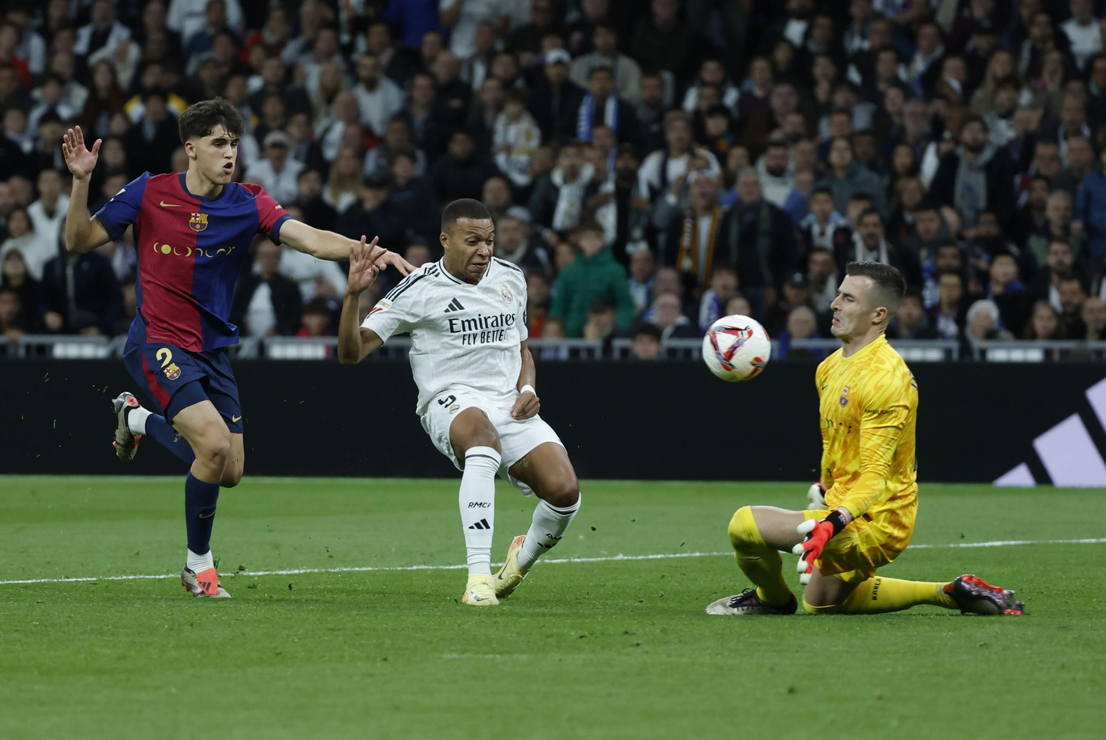 La prolongación del Real Madrid - Barcelona: todas las fotos