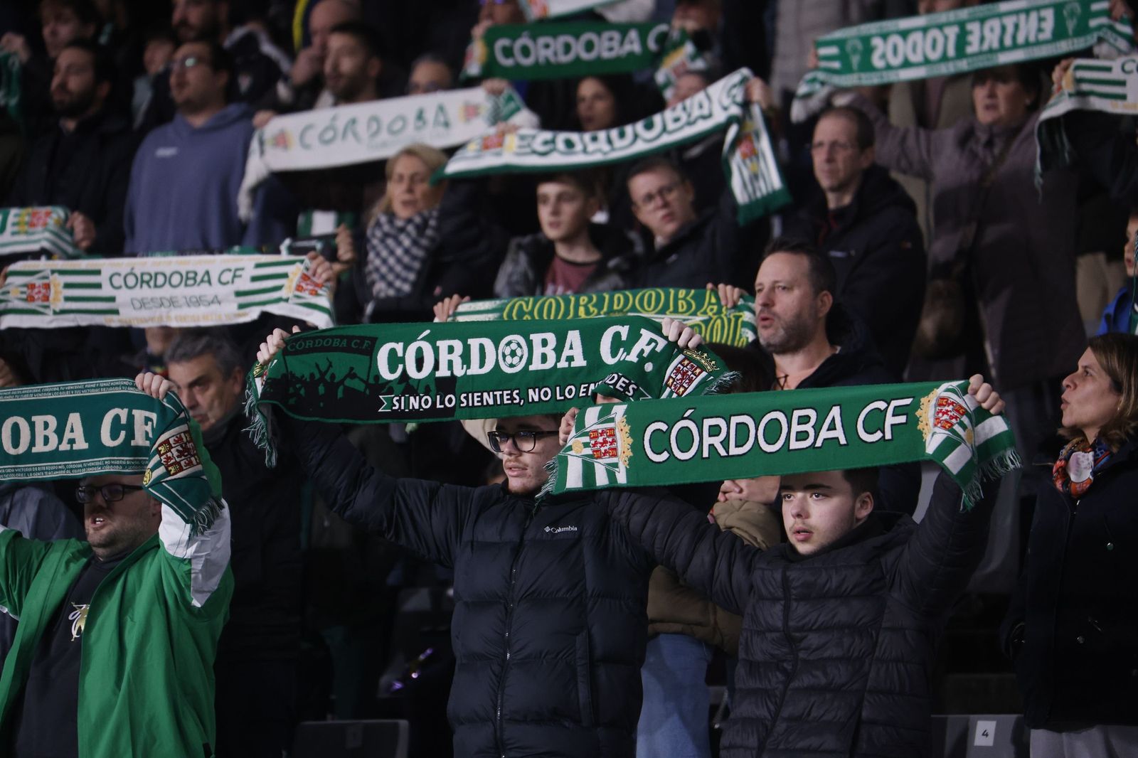 Las mejores fotos del ambiente en El Arcángel para el Córdoba CF - Burgos