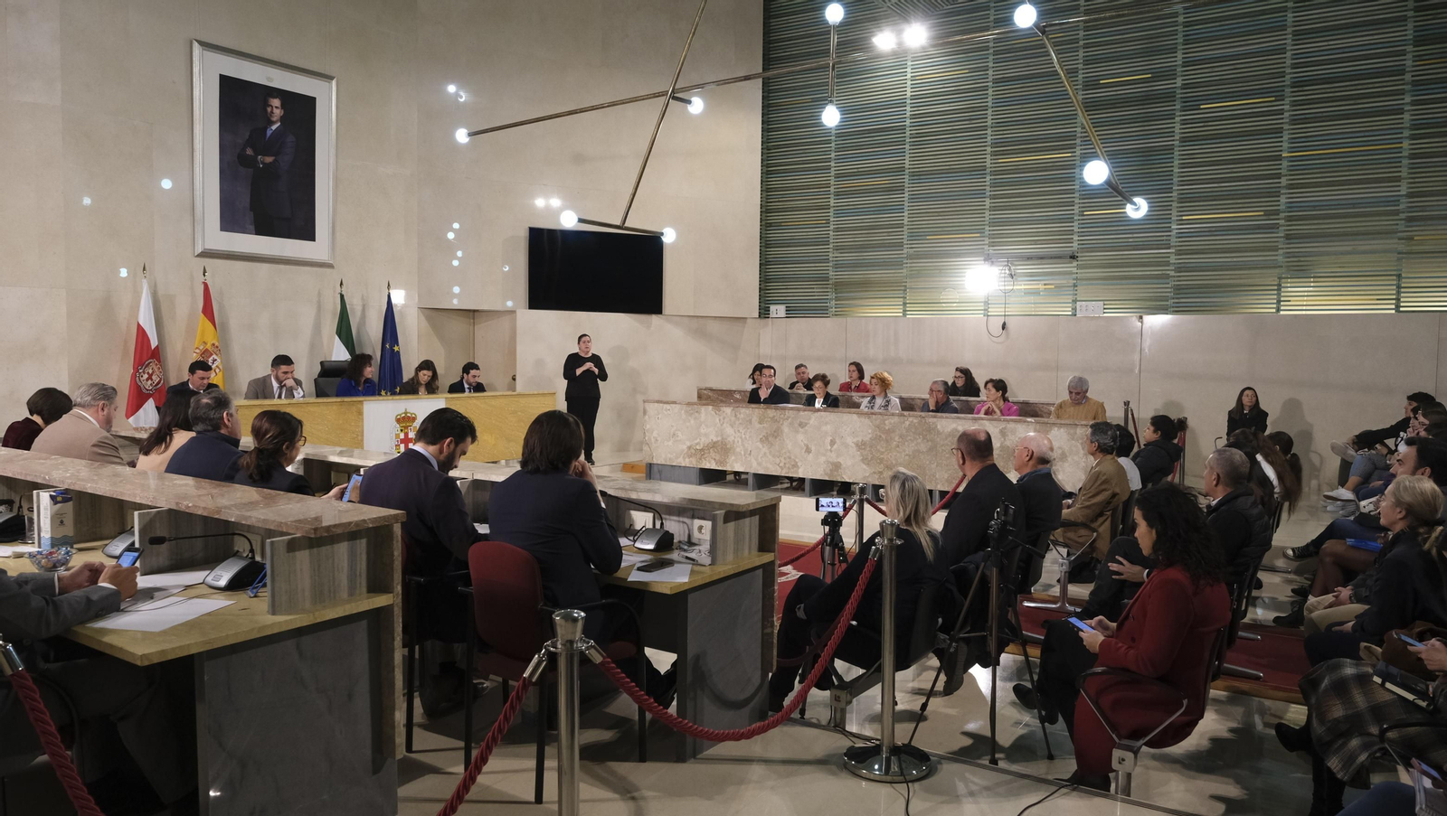 Imágenes del Pleno del Ayuntamiento de Almería sobre el estado de la Ciudad