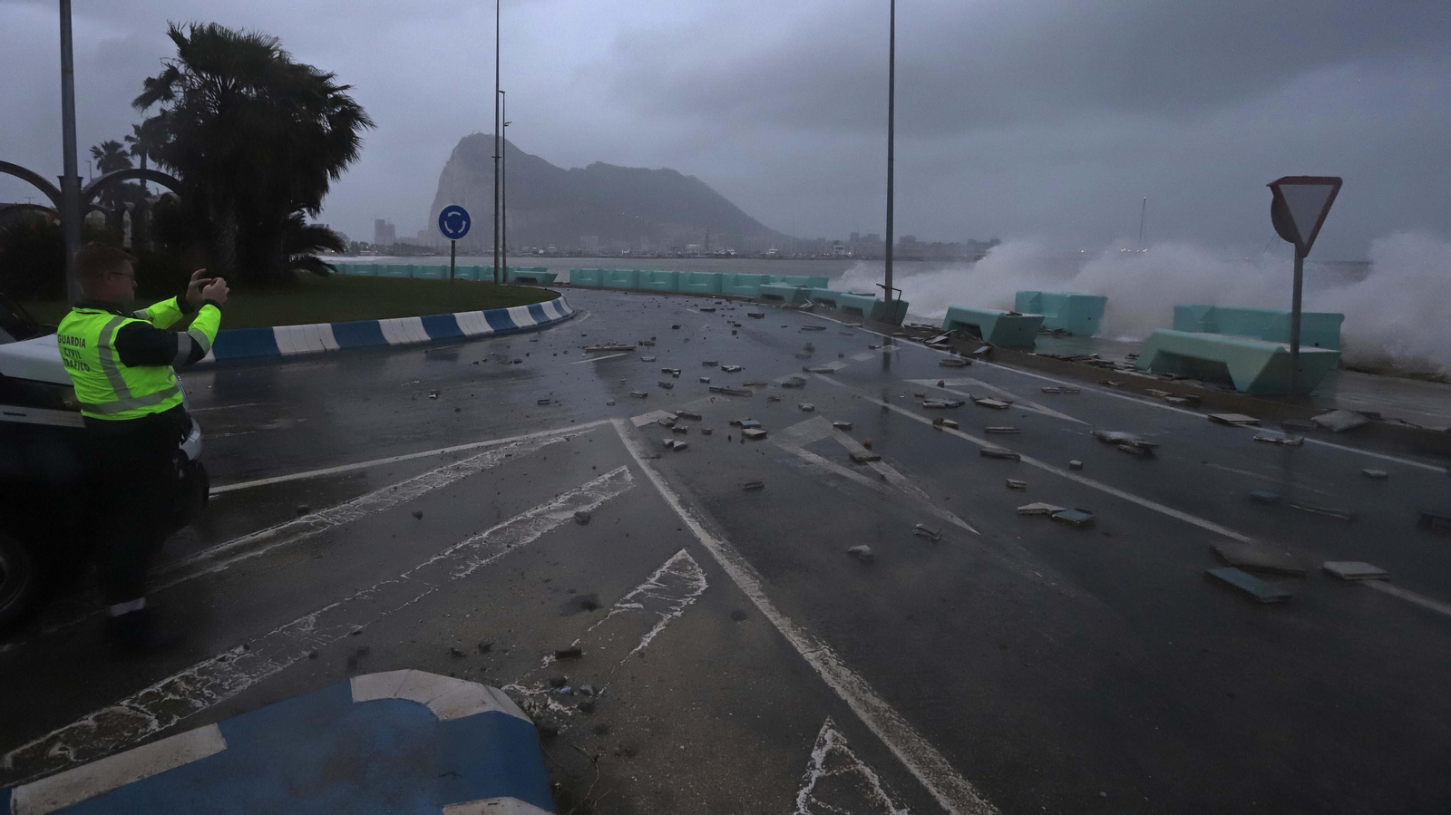 Fotos de los destrozos del temporal de levante en La Línea