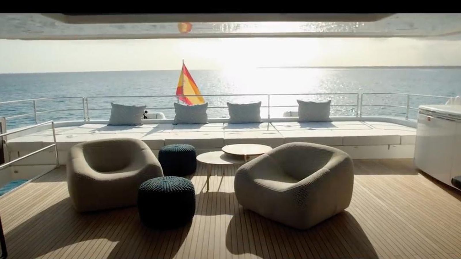 Parte del balcón del yate de Rafael Nadal