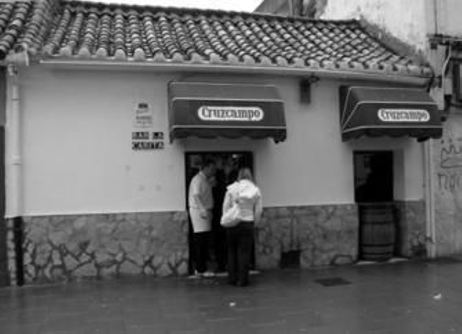 Entrada al bar La Casita, último establecimiento distinguido por la concejalía de Feria y Fiestas.