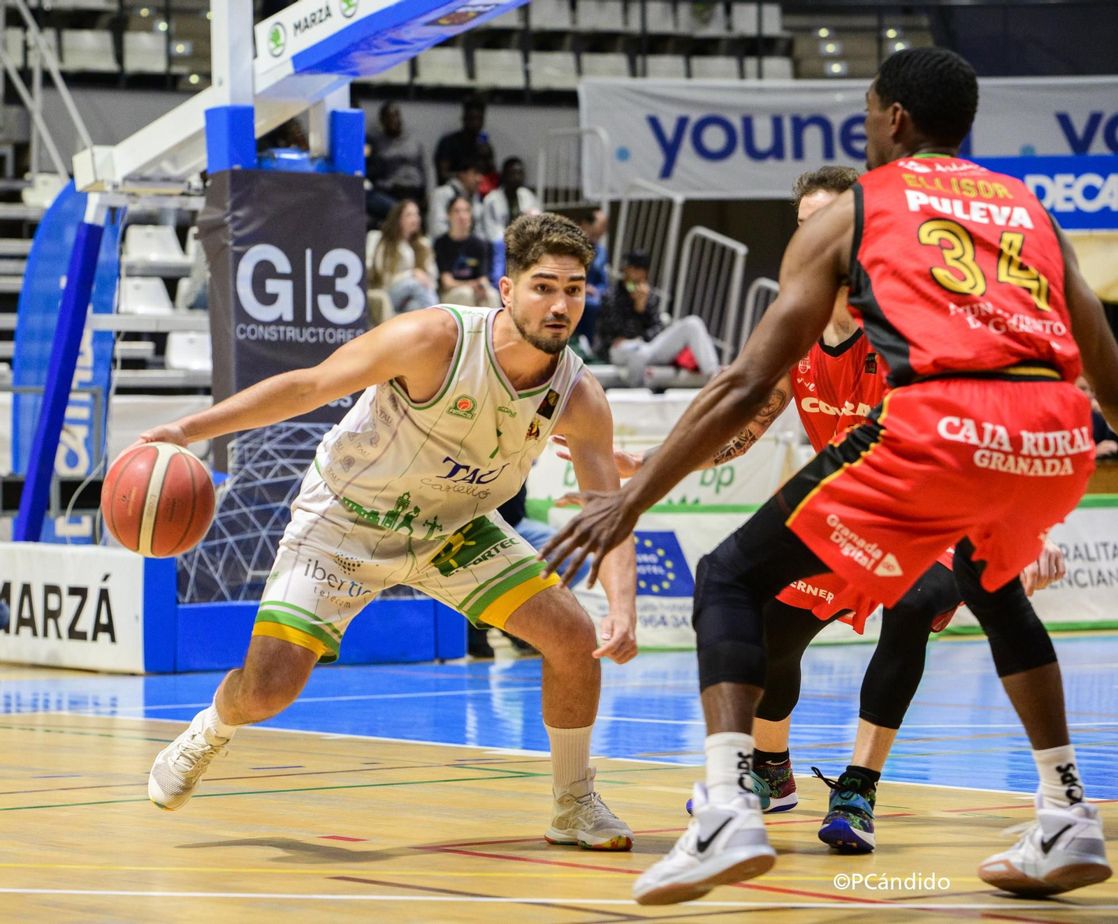 El TAU Castelló-Covirán Granada, en imágenes