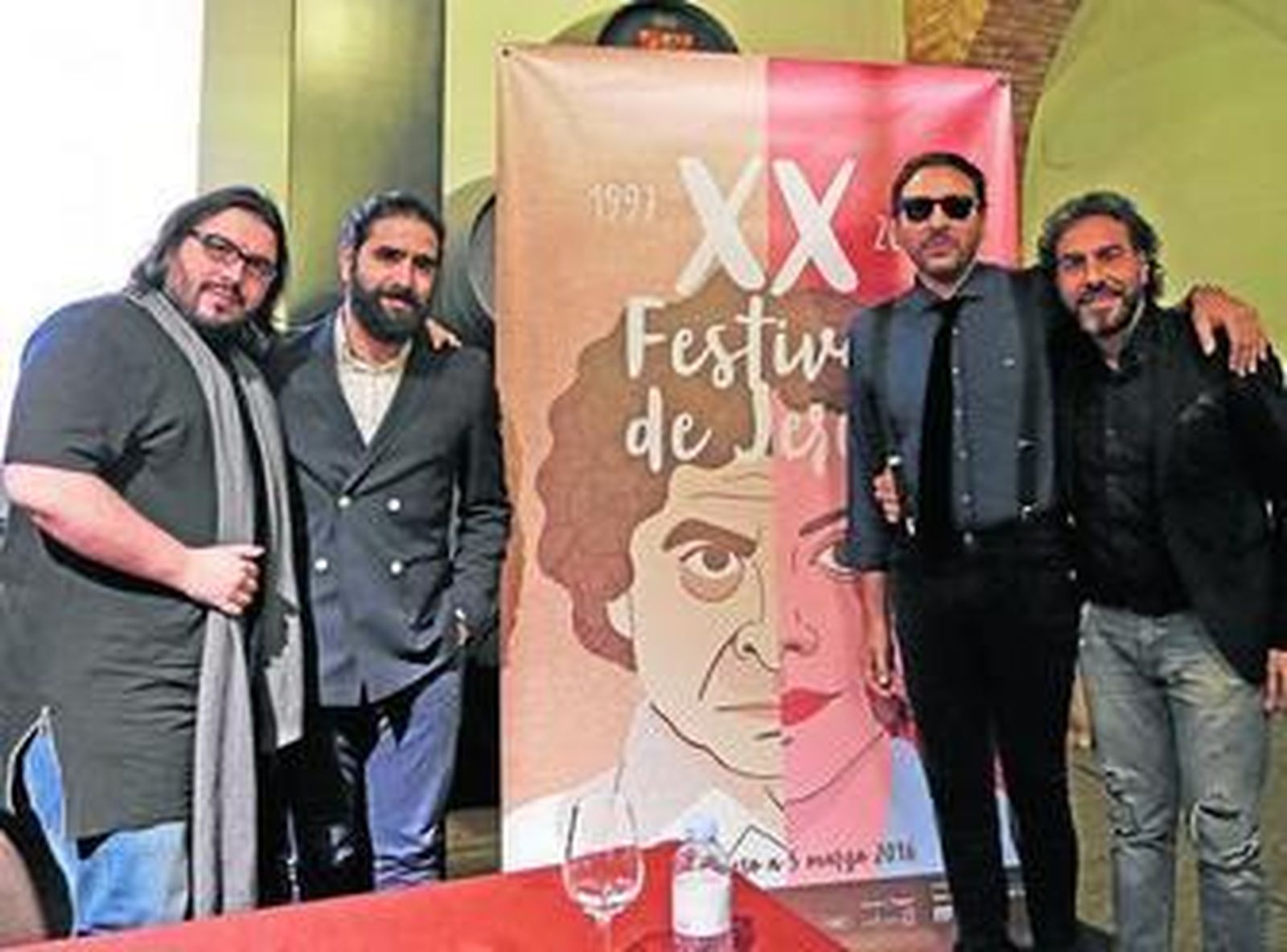 Rafael Estévez, El Choro, Antonio El Pipa y Pedro El Granaíno, ayer en Jerez, en la bodega San Ginés.