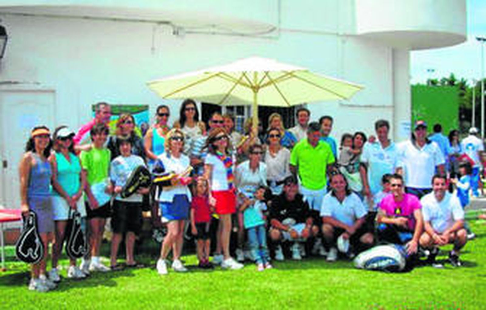 Los mejores jugadores de cada categoría posan tras acabar la competición.