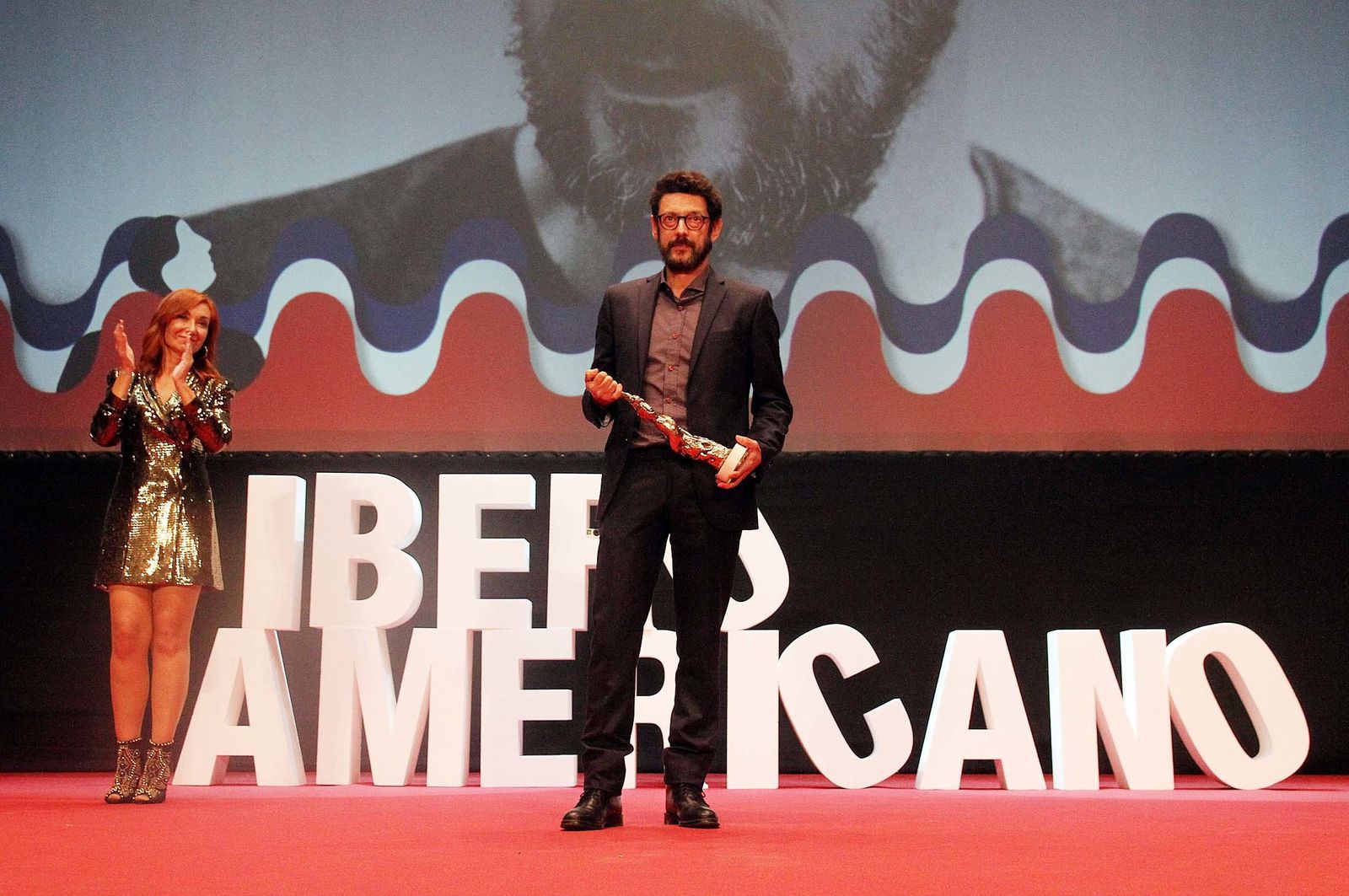 El actor Manolo Solo recibe el Premio Luz, en imágenes