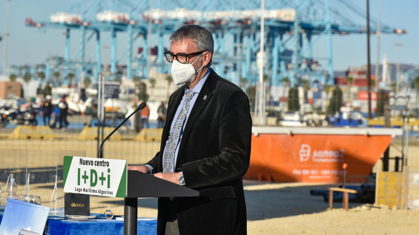 Las fotos del la visita de Juanma Moreno a las obras del Lago maritimo