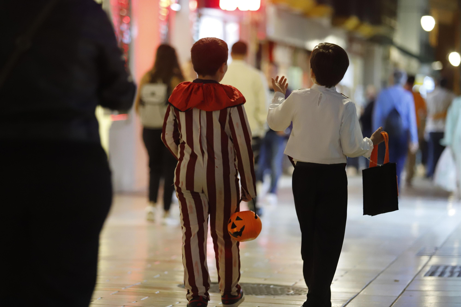 Ambiente de Halloween en las calles de Huelva