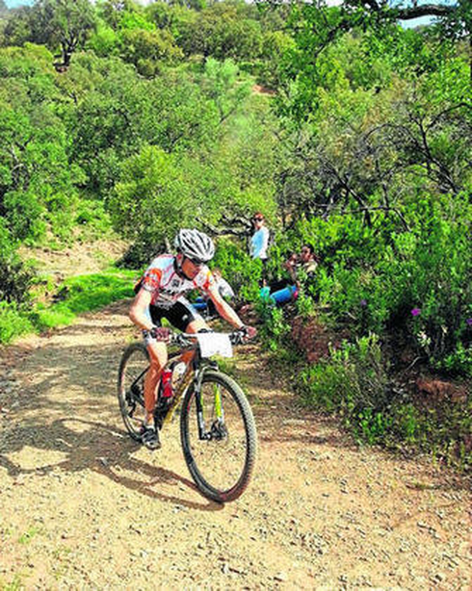 Alejo Fuentes se impone en la VI Maratón BTT Villa de Estepona