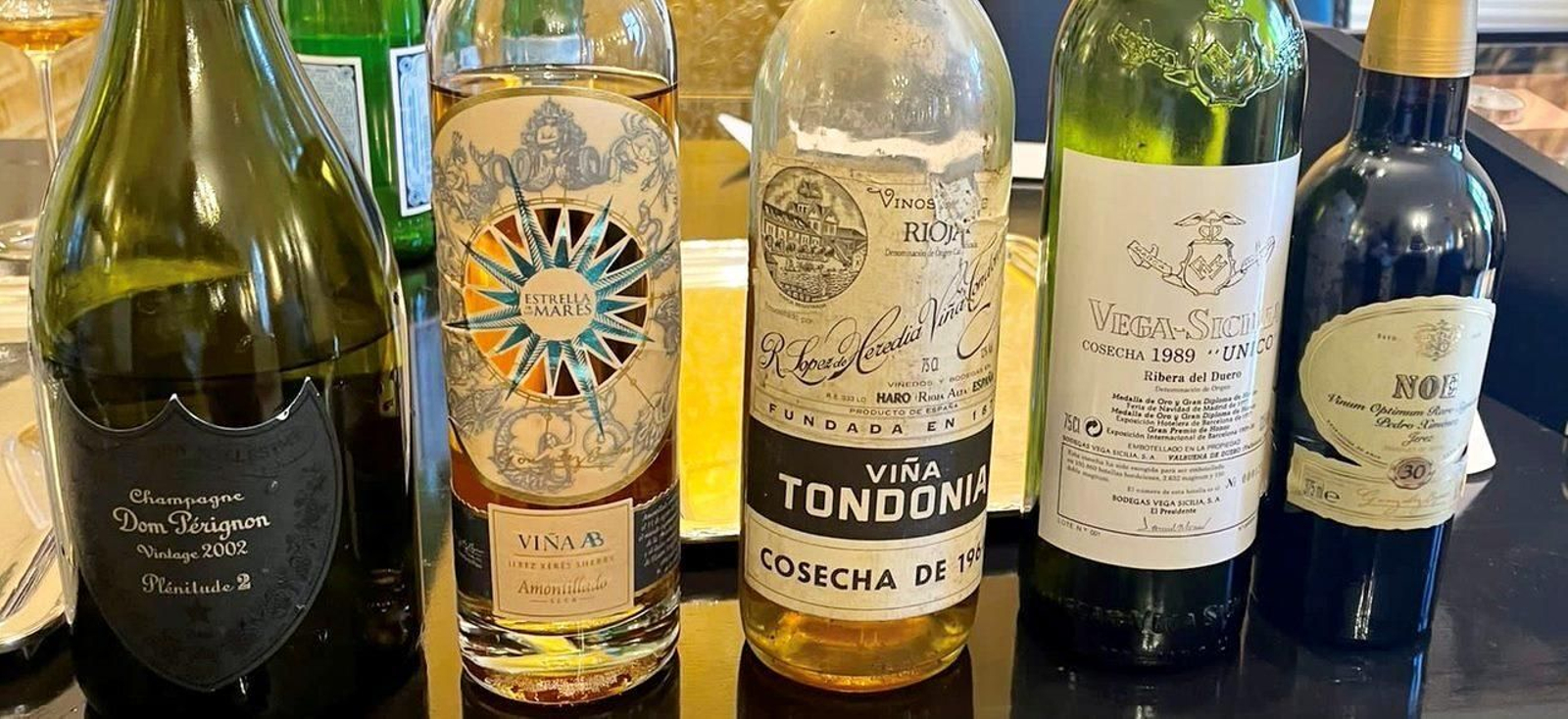 Los jereces de González Byass junto a los otros vinos que maridaron el menú 'impagable'.