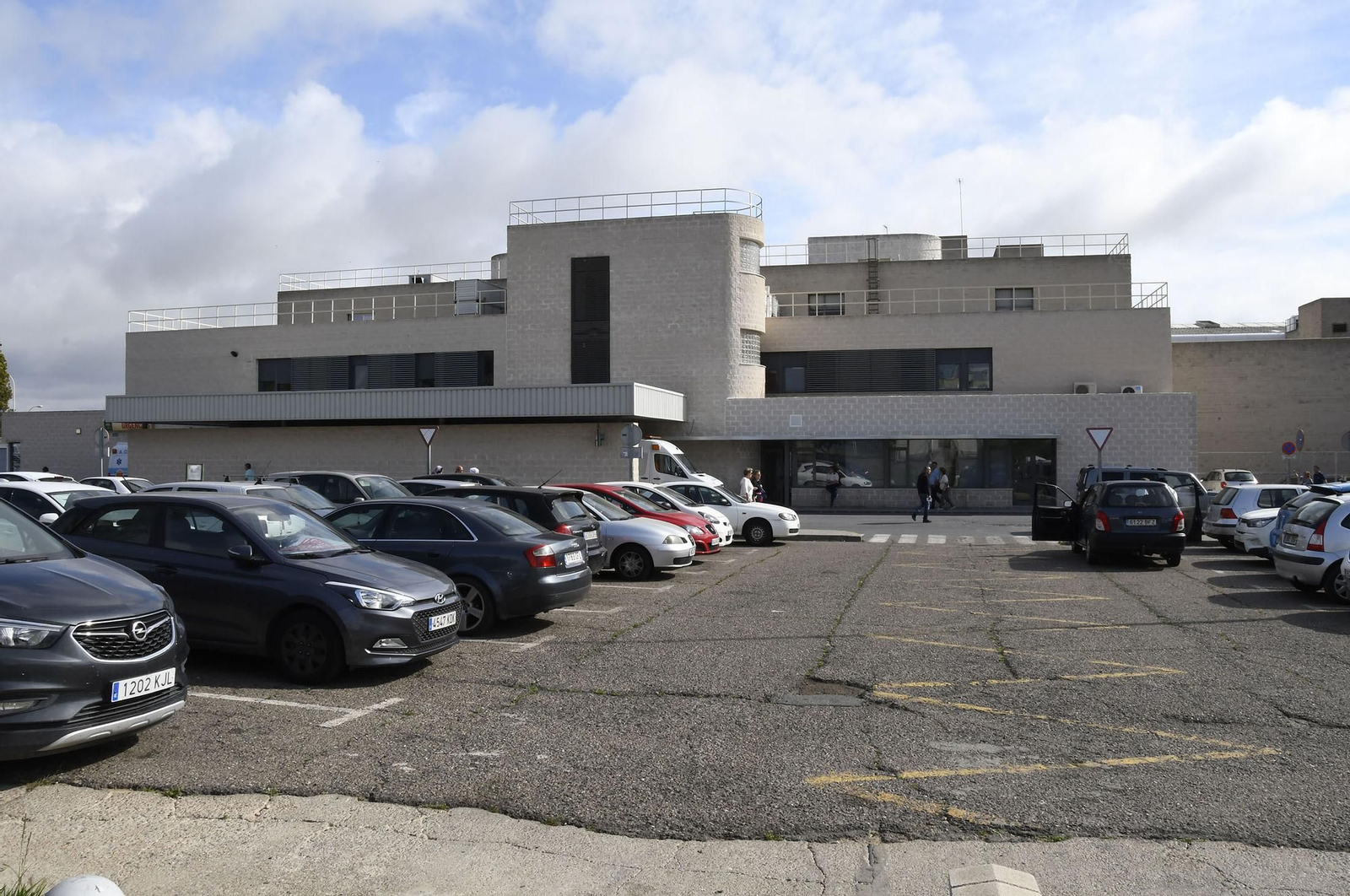 Parking del Hospital Juan Ramón Jiménez.