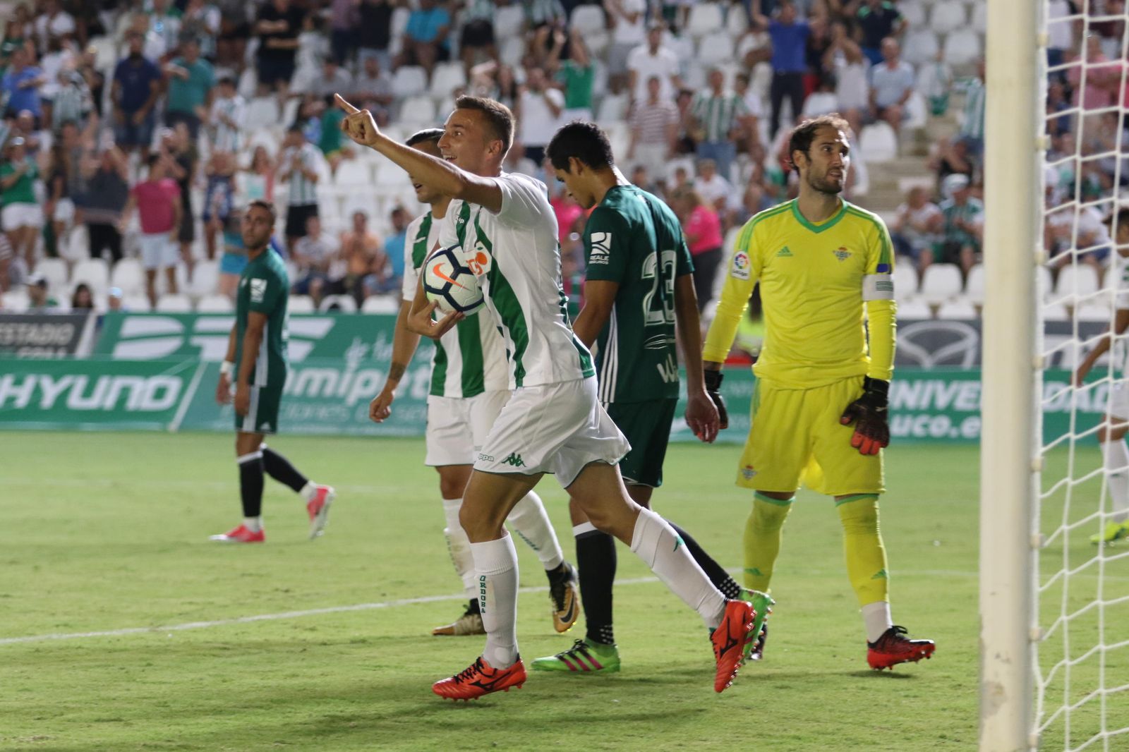 Las imágenes del amistoso Córdoba-Betis