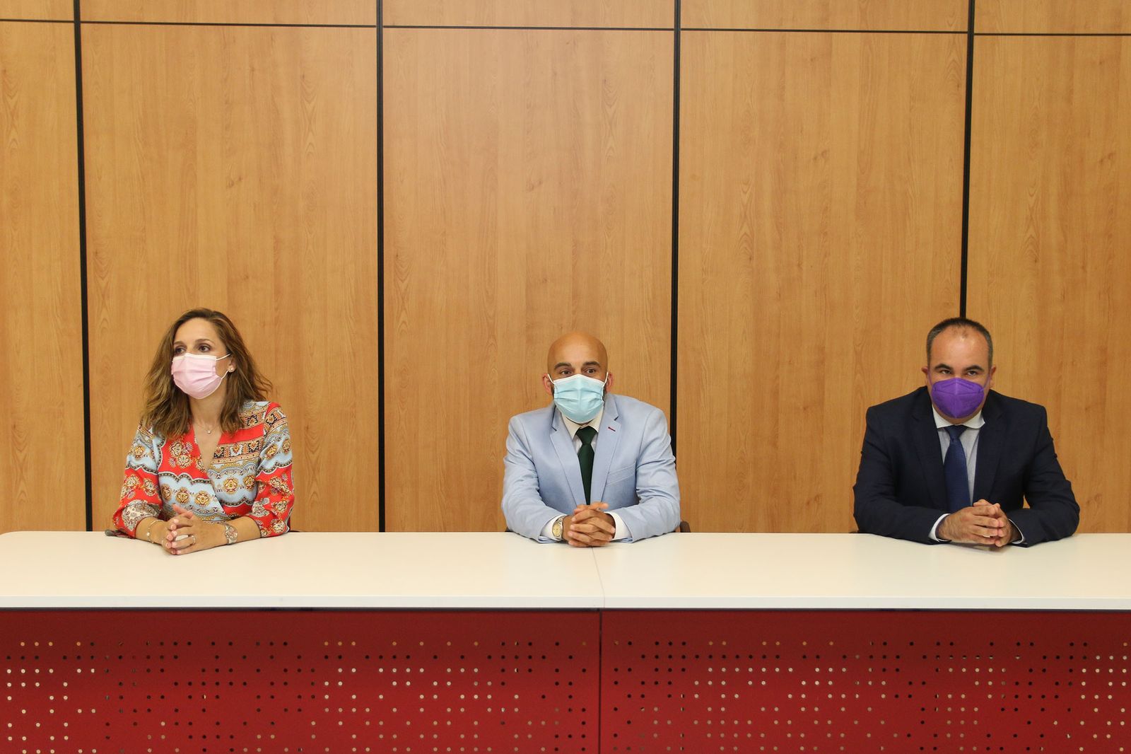 Fotogalería del reconocimiento a los trabajadores de la residencia de la FAAM que se autoconfinaron