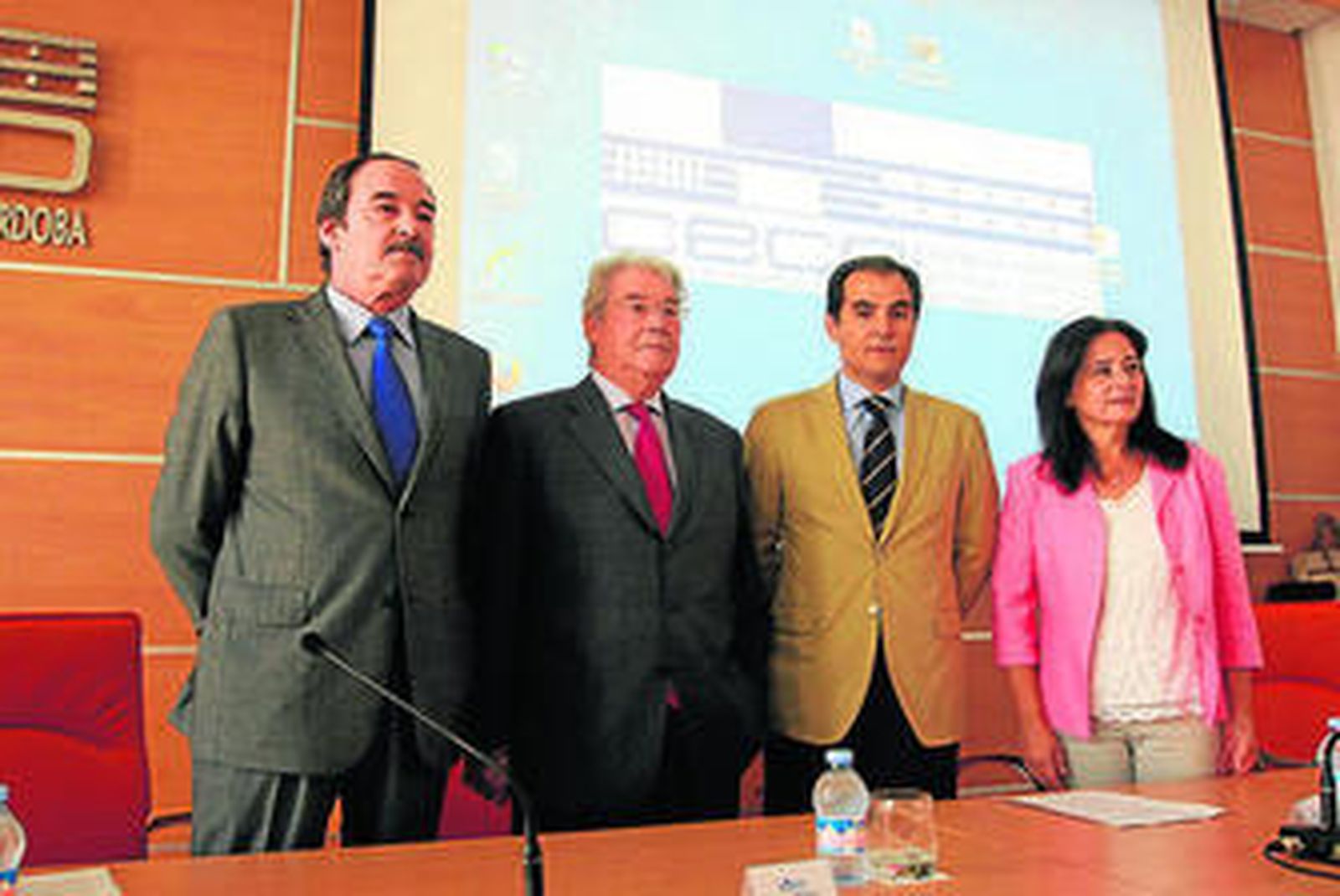 Autoridades que presidieron la entrega de premios.