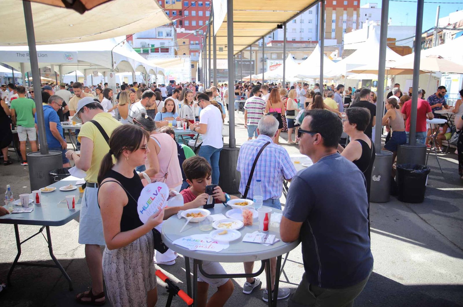Imágenes del ambiente en la Feria de la Tapa de Huelva