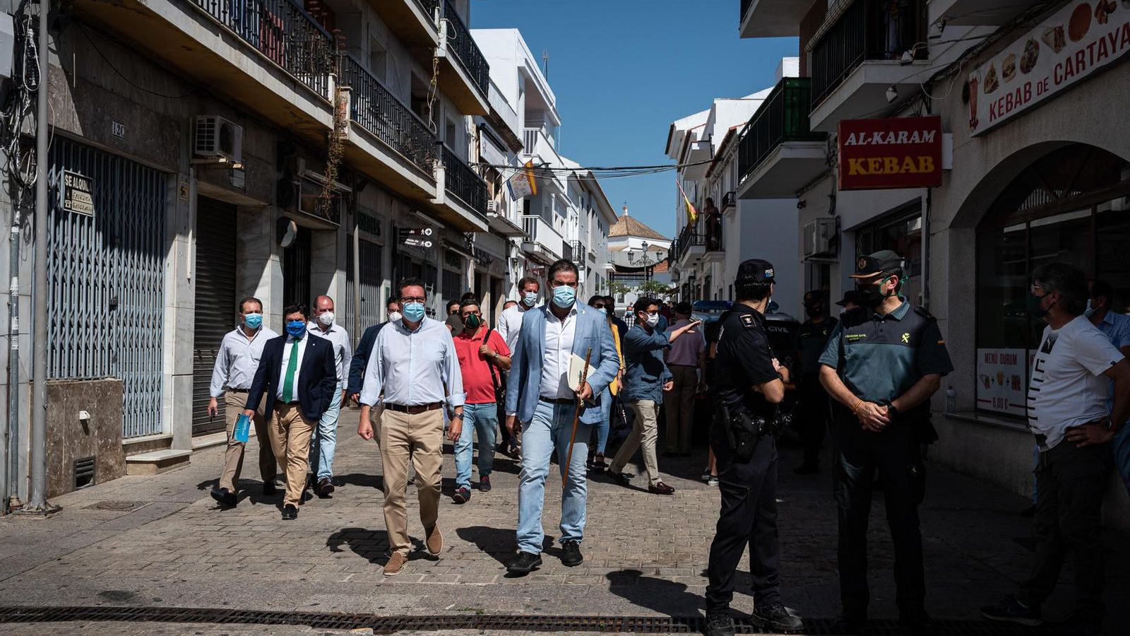 Llegada del exalcalde, Manuel Barroso, con el respaldo del PP.