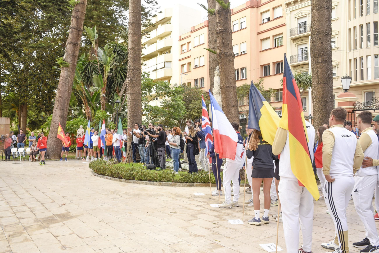 Las fotos del desfile de banderas de las selecciones participantes en el FIP Euro Pádel Cup de La Línea