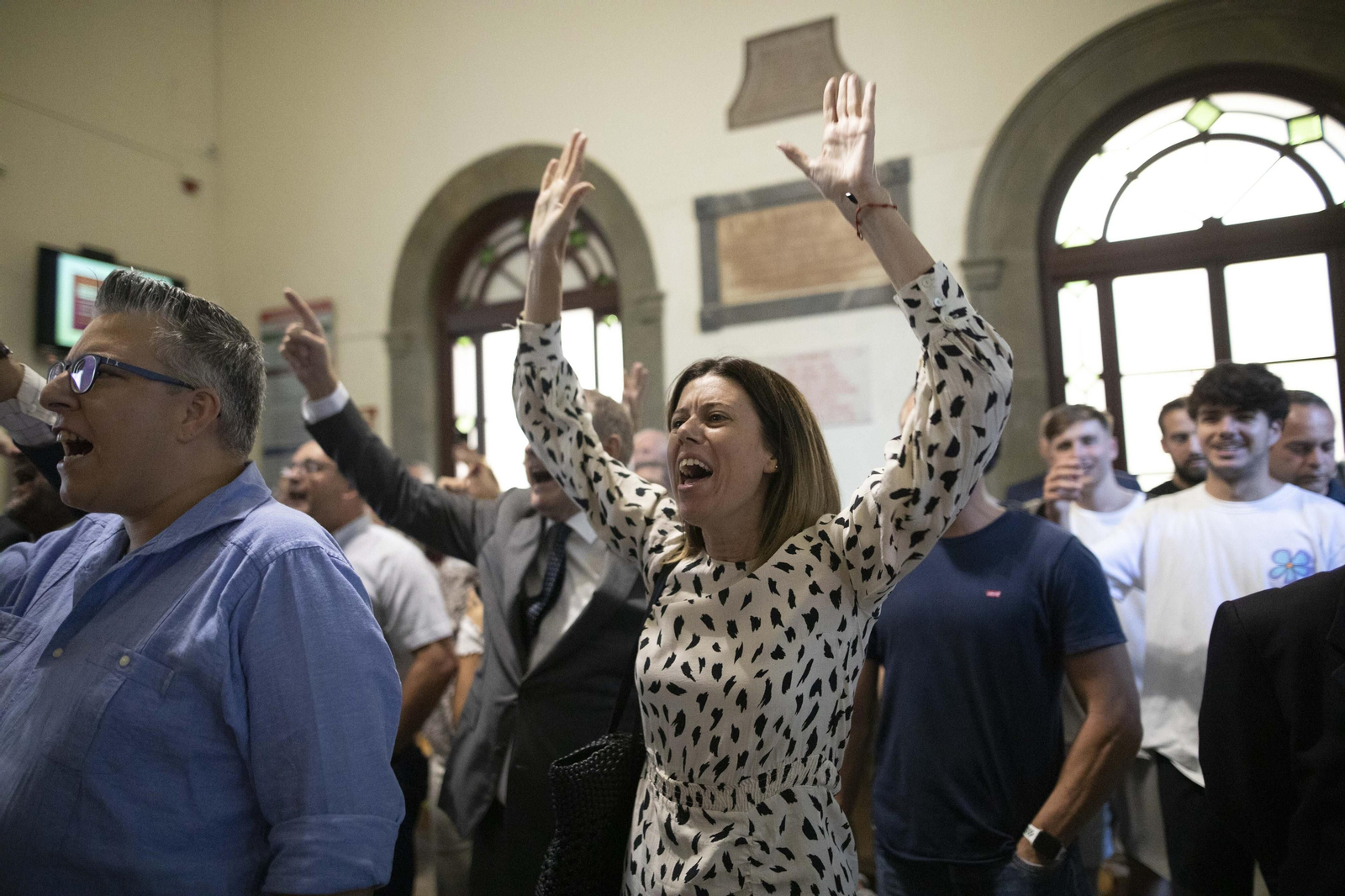 Altercados en la conferencia de Macarena Olona en Granada
