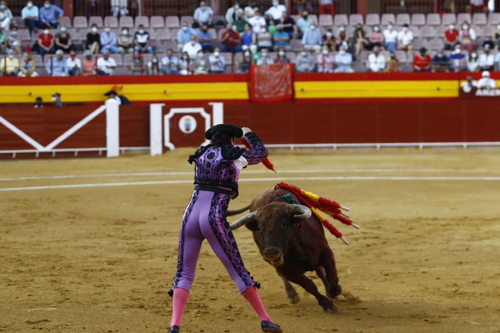 Fotogalería corrida de toros. Cayetano Rivera, Paco Ureña y Roca Rey. Roquetas de Mar.