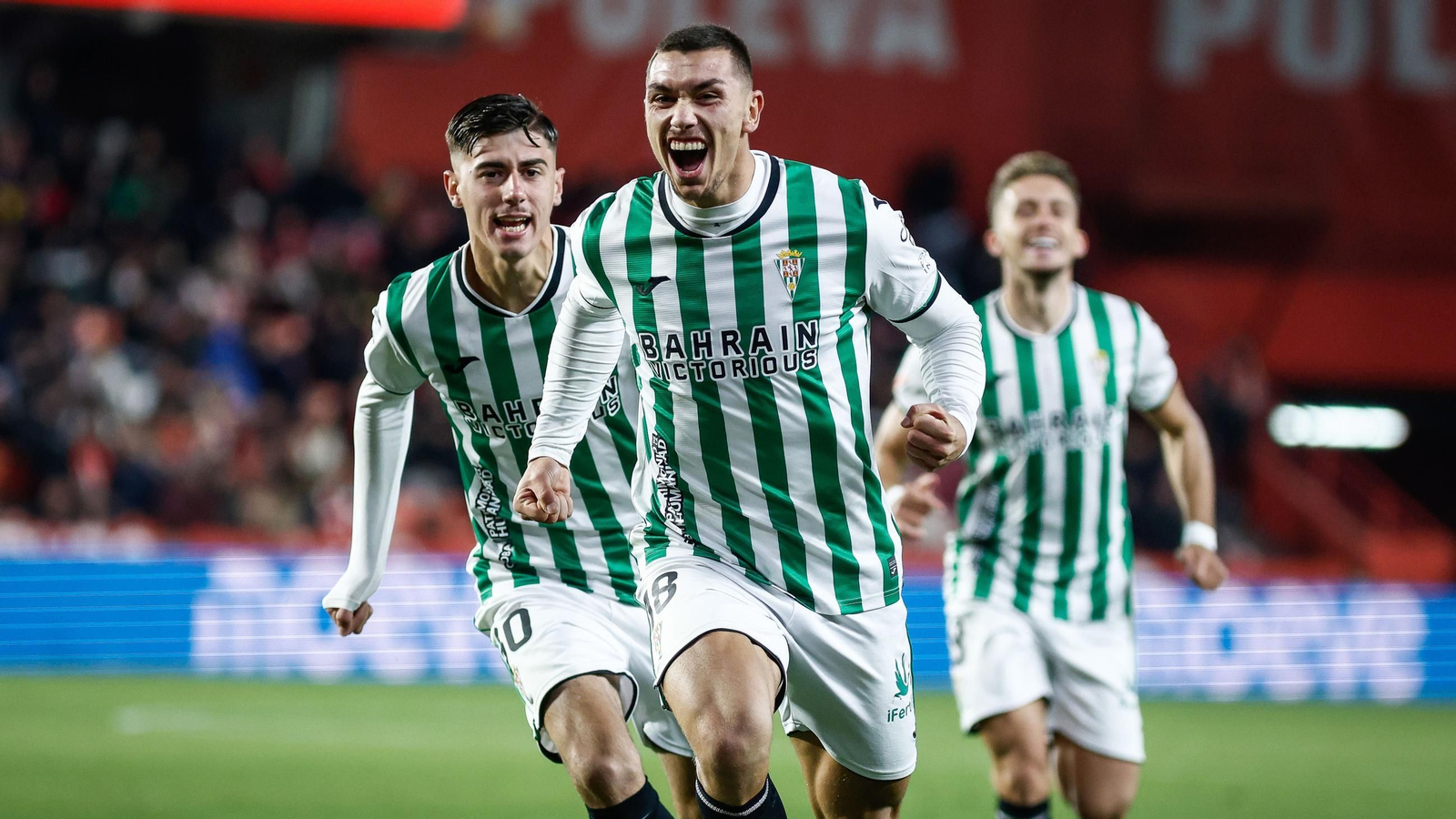 Adri Fuentes celebra su gol en el Granada CF - Córdoba CF.