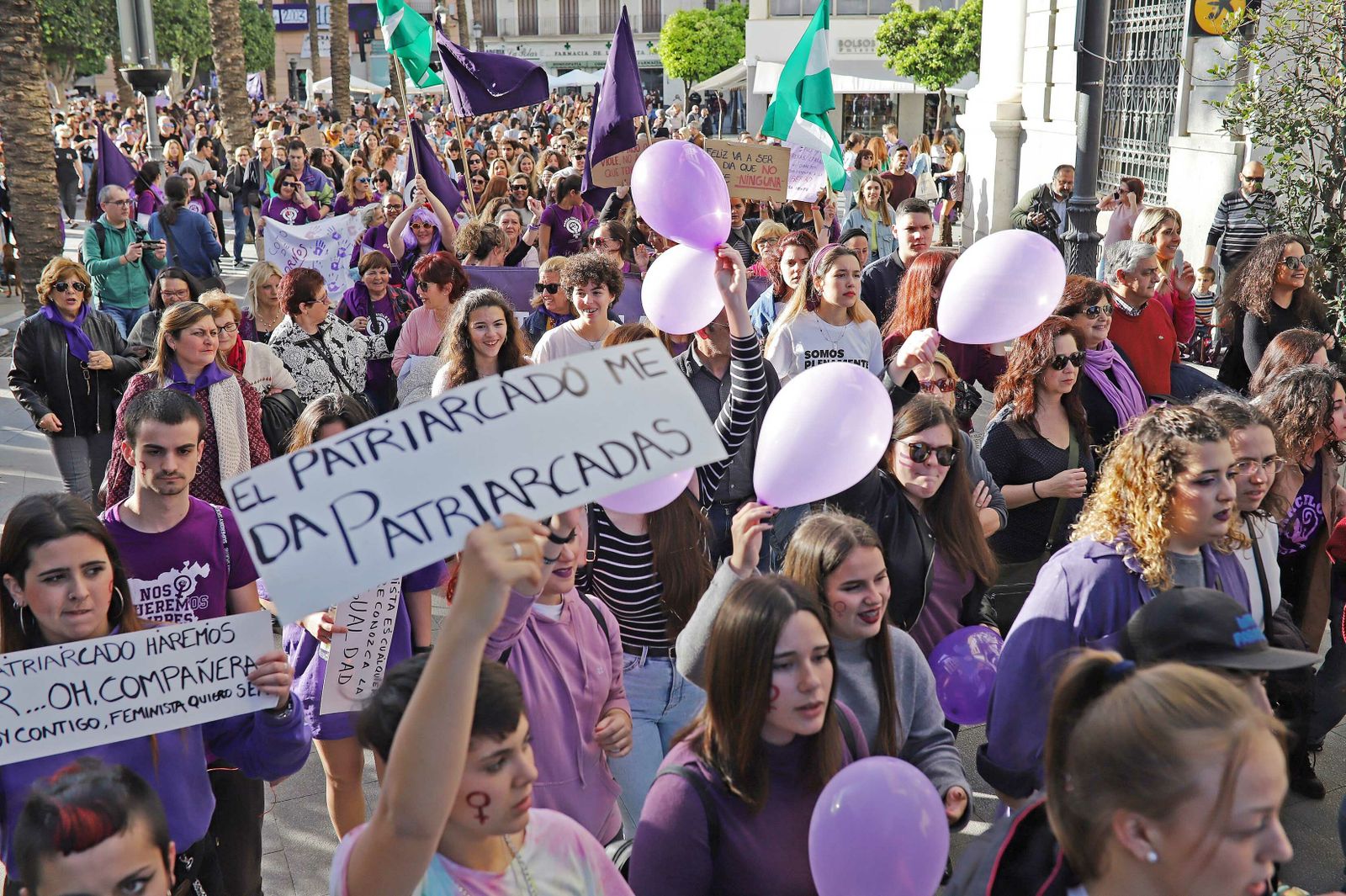 Imágenes de la manifestación 8M en Jerez