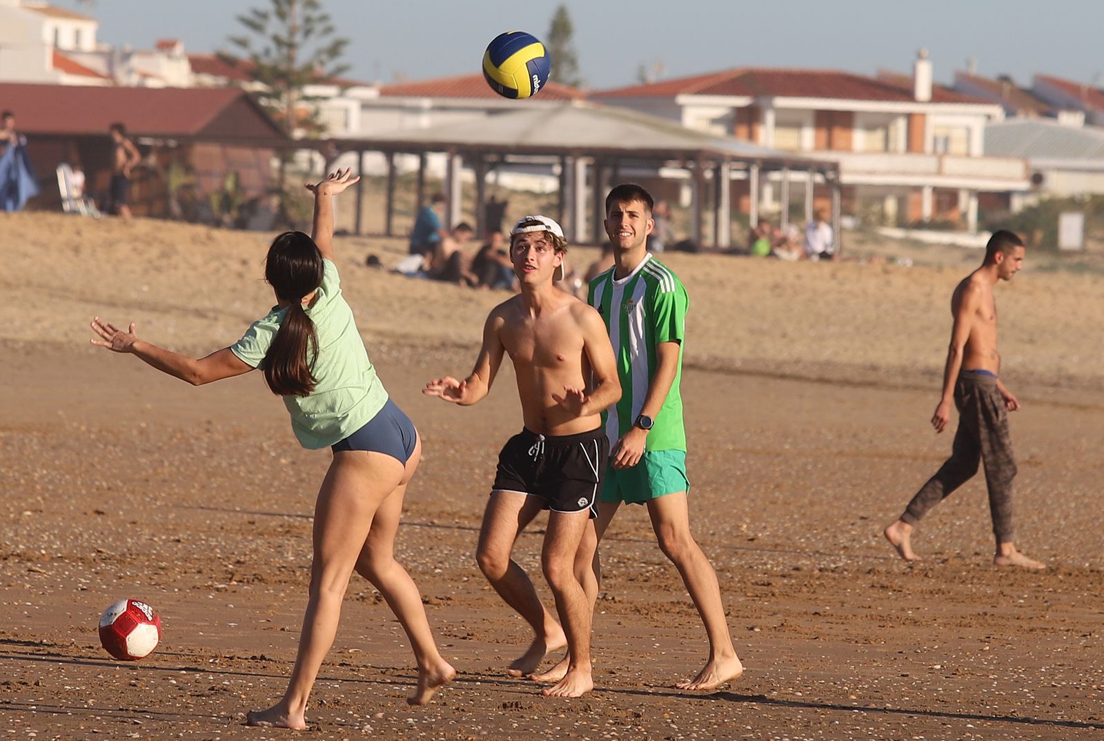 Imágenes que deja la jornada de altas temperaturas en Huelva