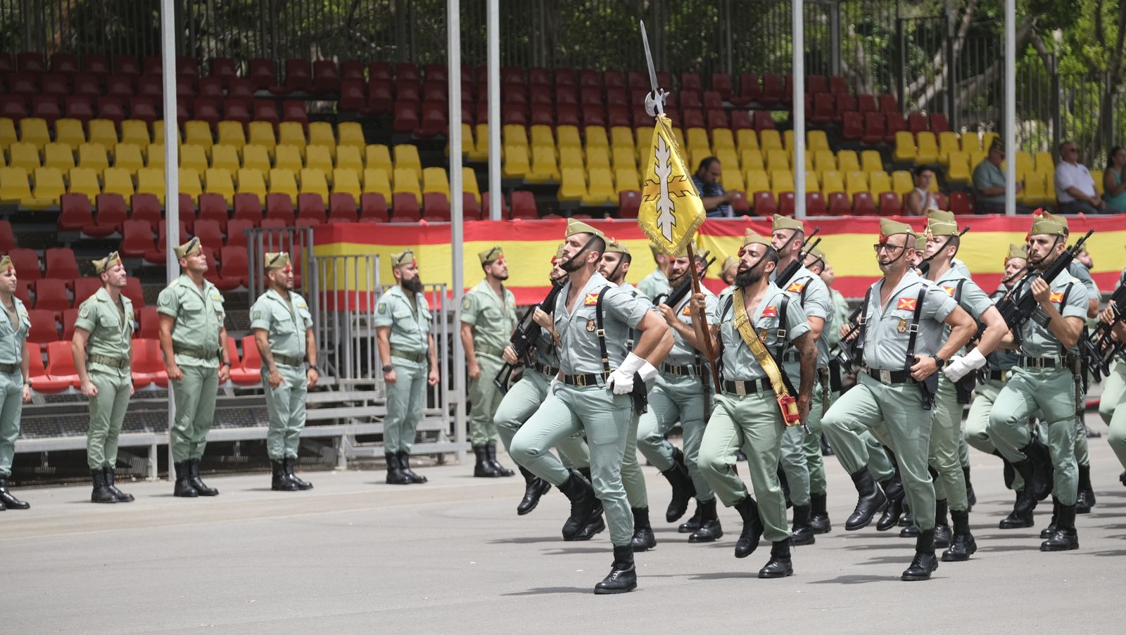 Visita de la Ministra de Defensa Margarita Robles a La Legión Española, en Viator