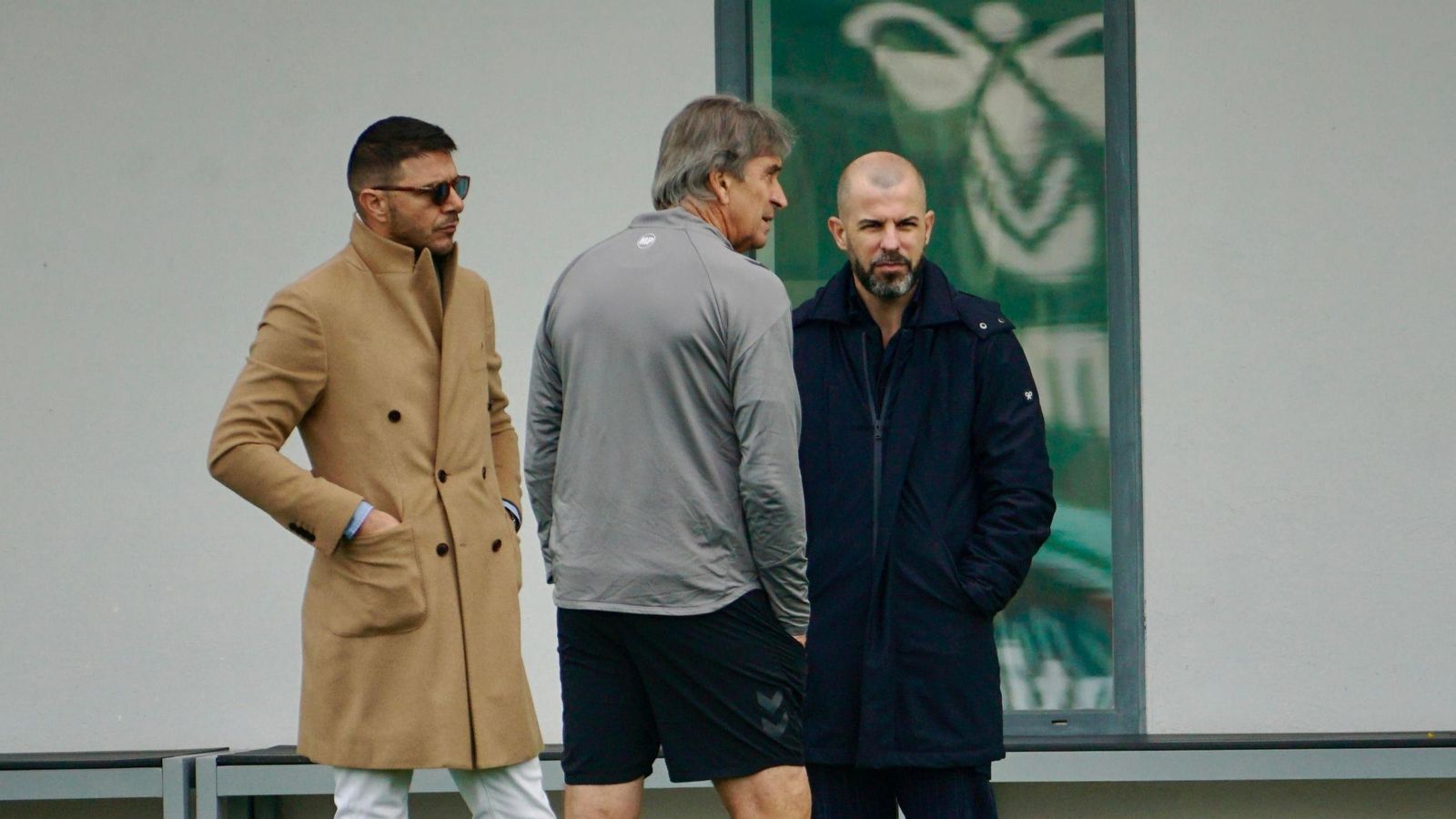 Joaquín, Manu Fajardo y Pellegrini hablan en el entrenamiento de este lunes