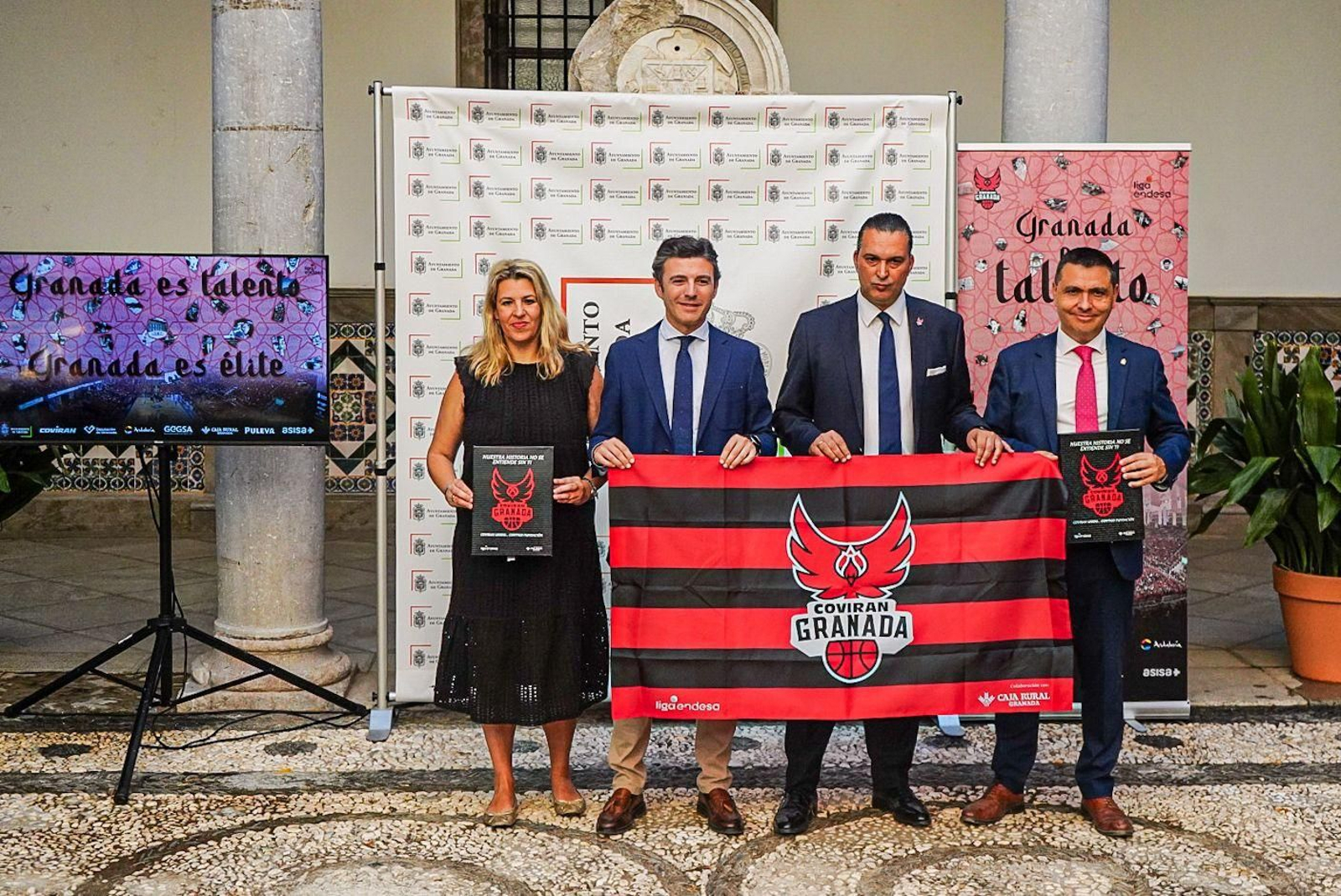 Un momento de la presentación de la campaña de abonados