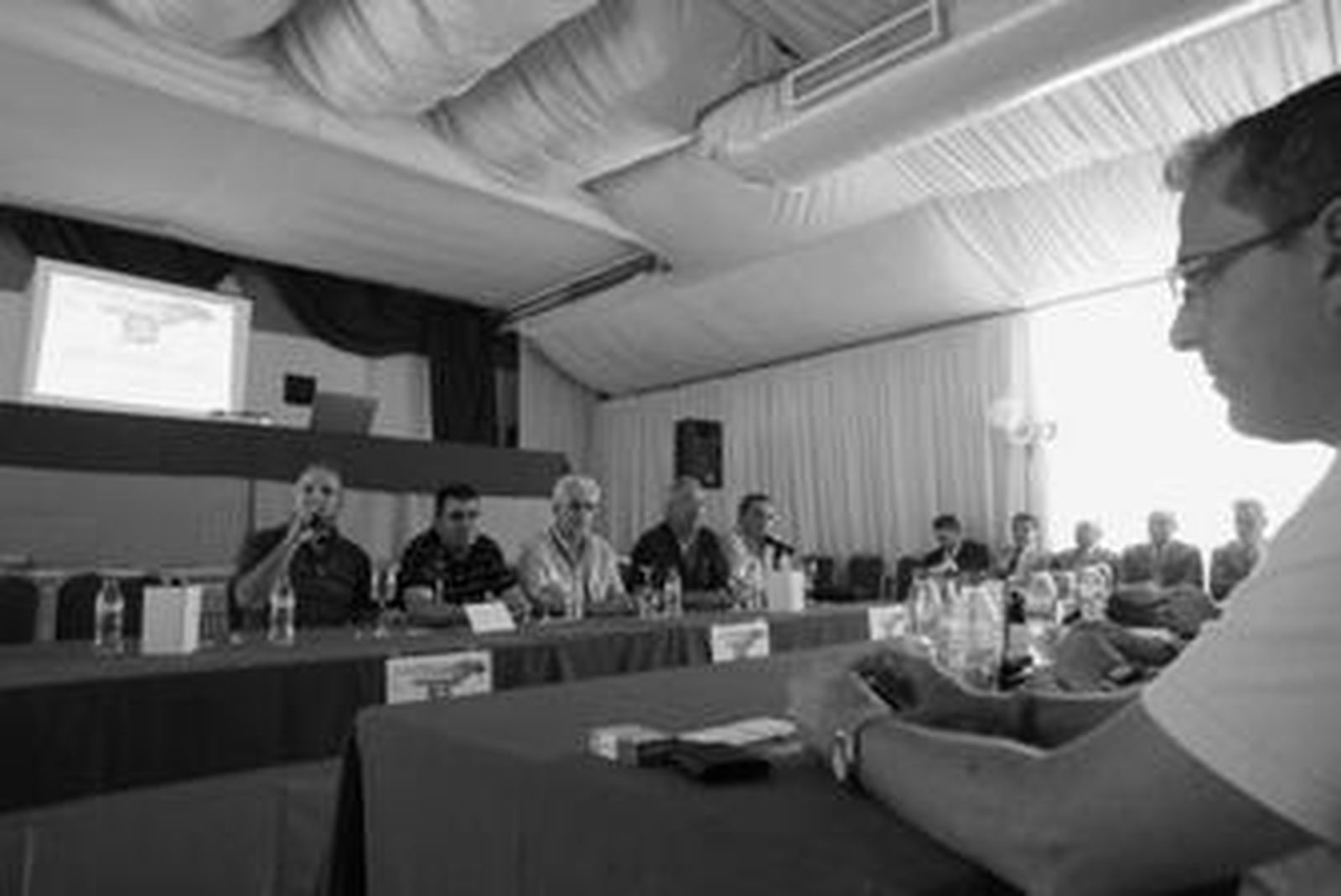 Un momento de la clausura de la asamblea de UFP.