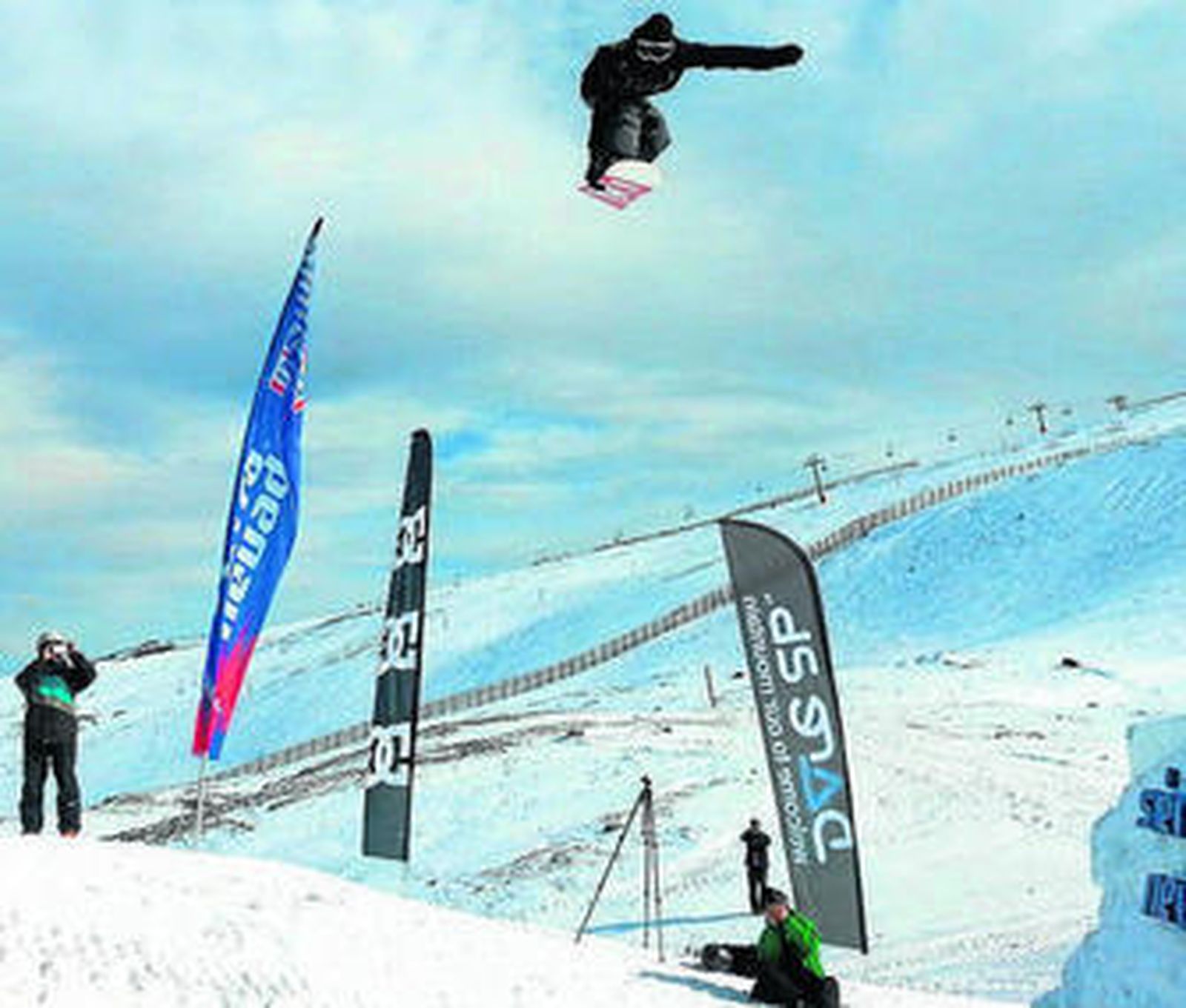 Los 'riders' locales ya han probado el salto.