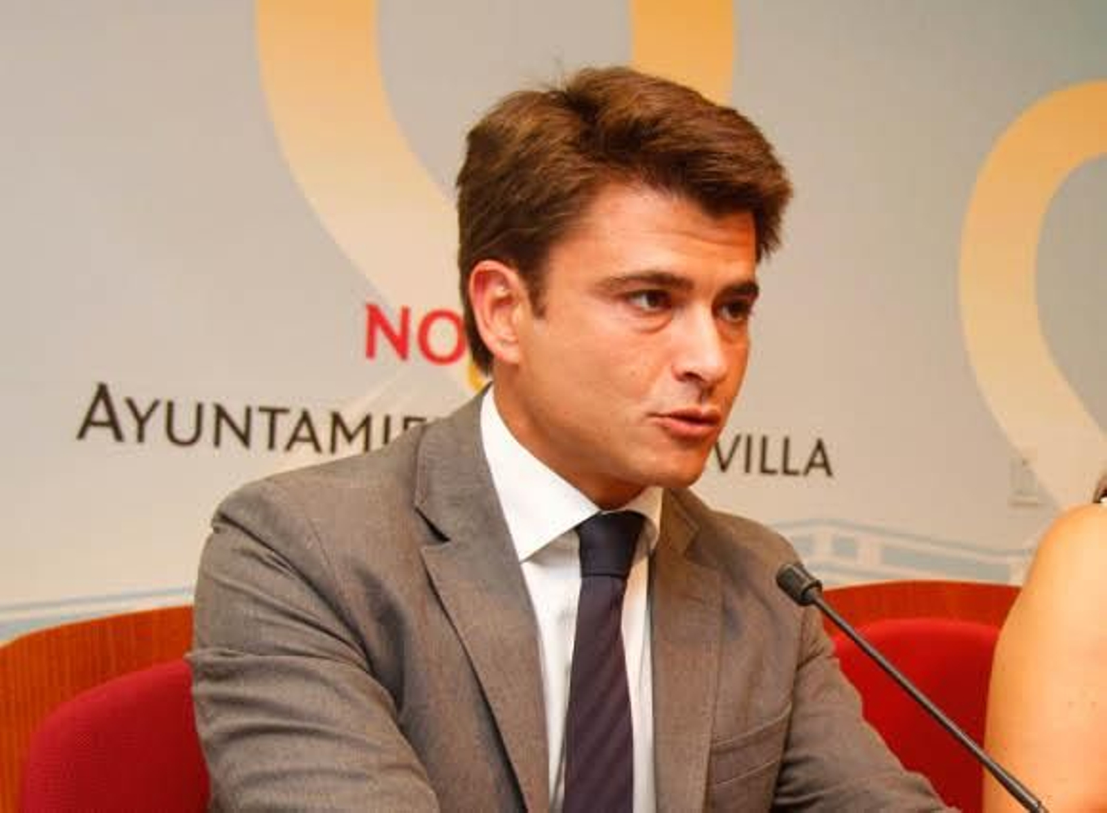 El Ayuntamiento defiende el coste de 14.000 euros en la encuesta del 010