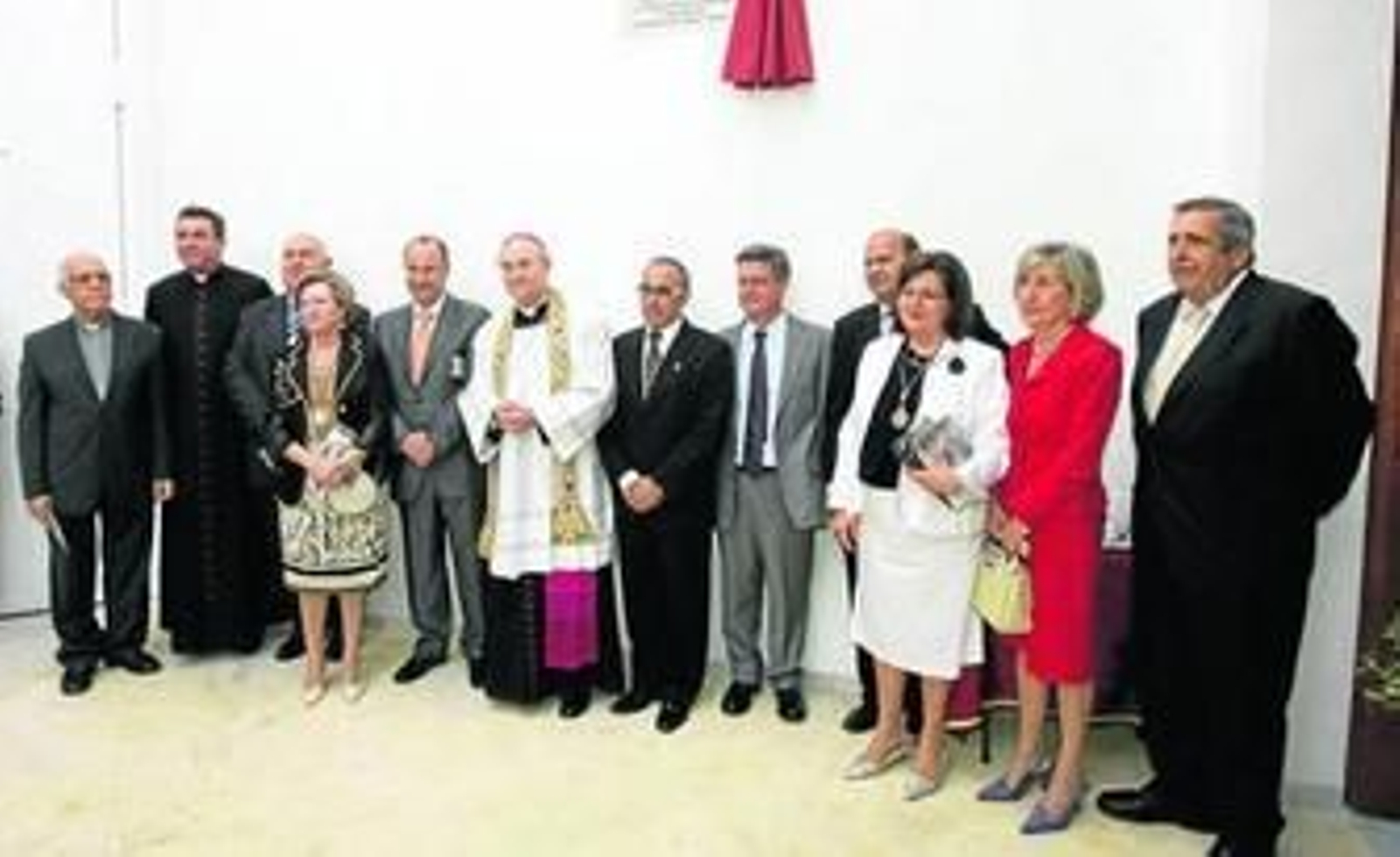 Enrique Marín presidió como hermano mayor la bendición de la casa junto a las autoridades.