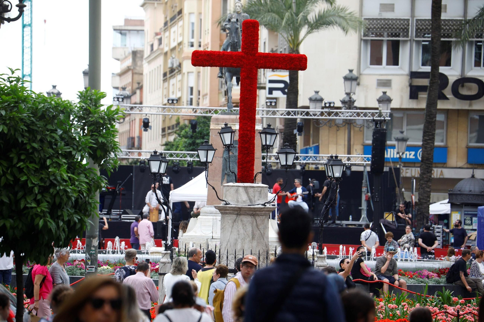 El primer día de las Cruces de Córdoba, en imágenes