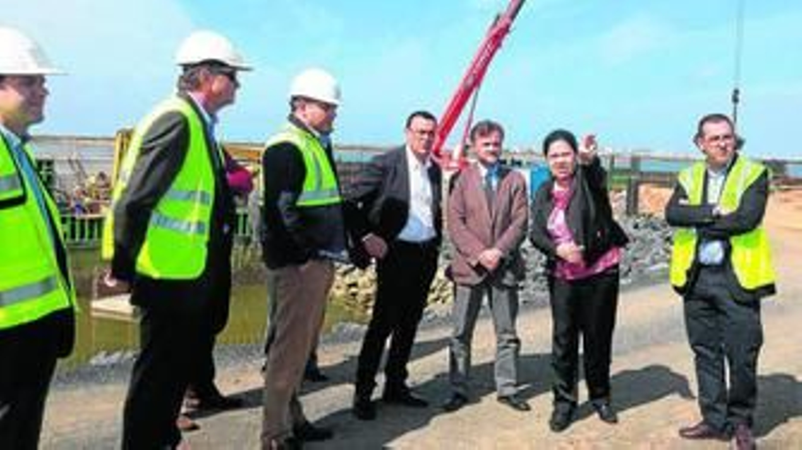 Visita de autoridades a las nuevas instalaciones, ayer.